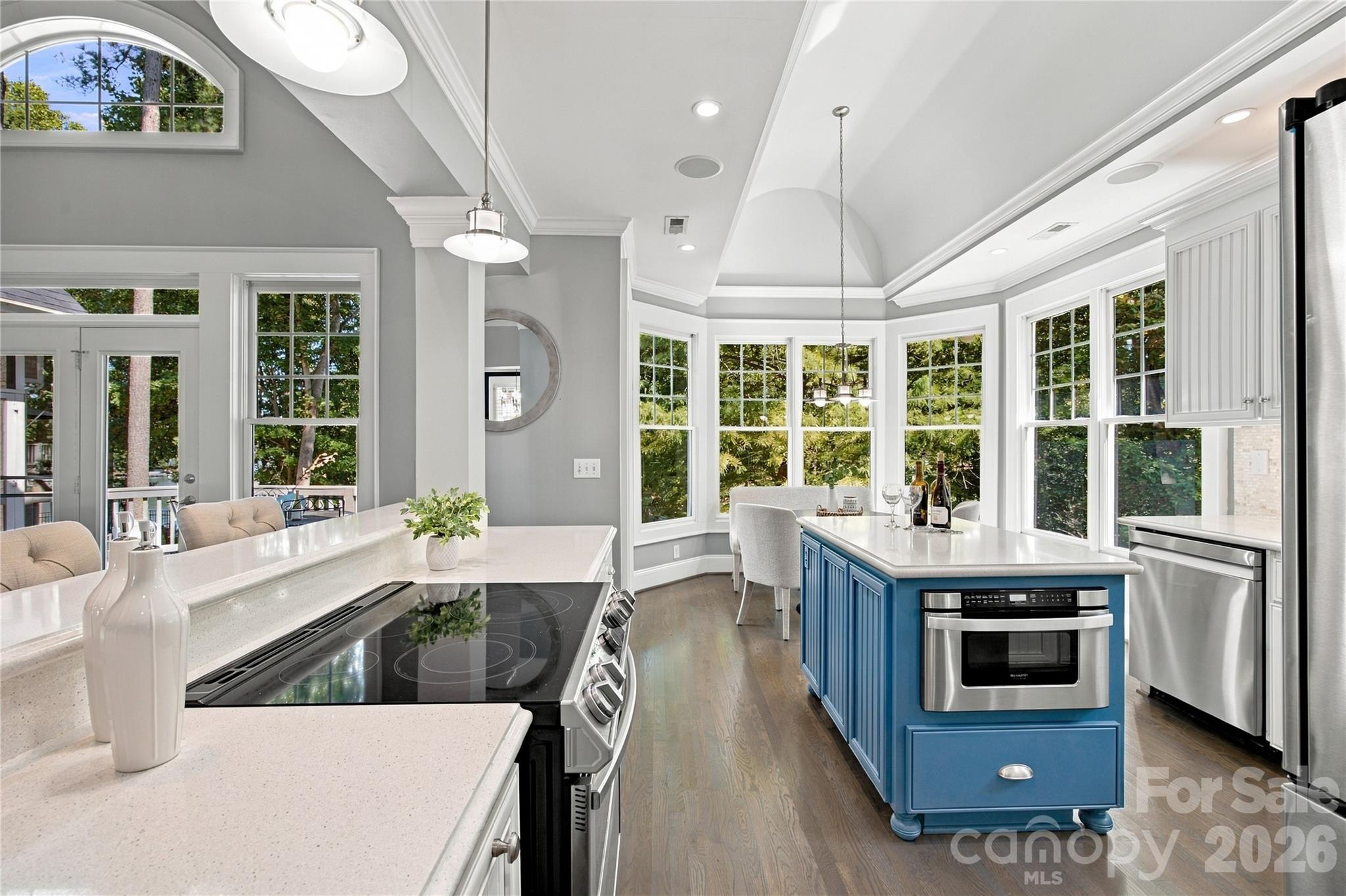 9040 Fair Oak Drive Property Photo 11