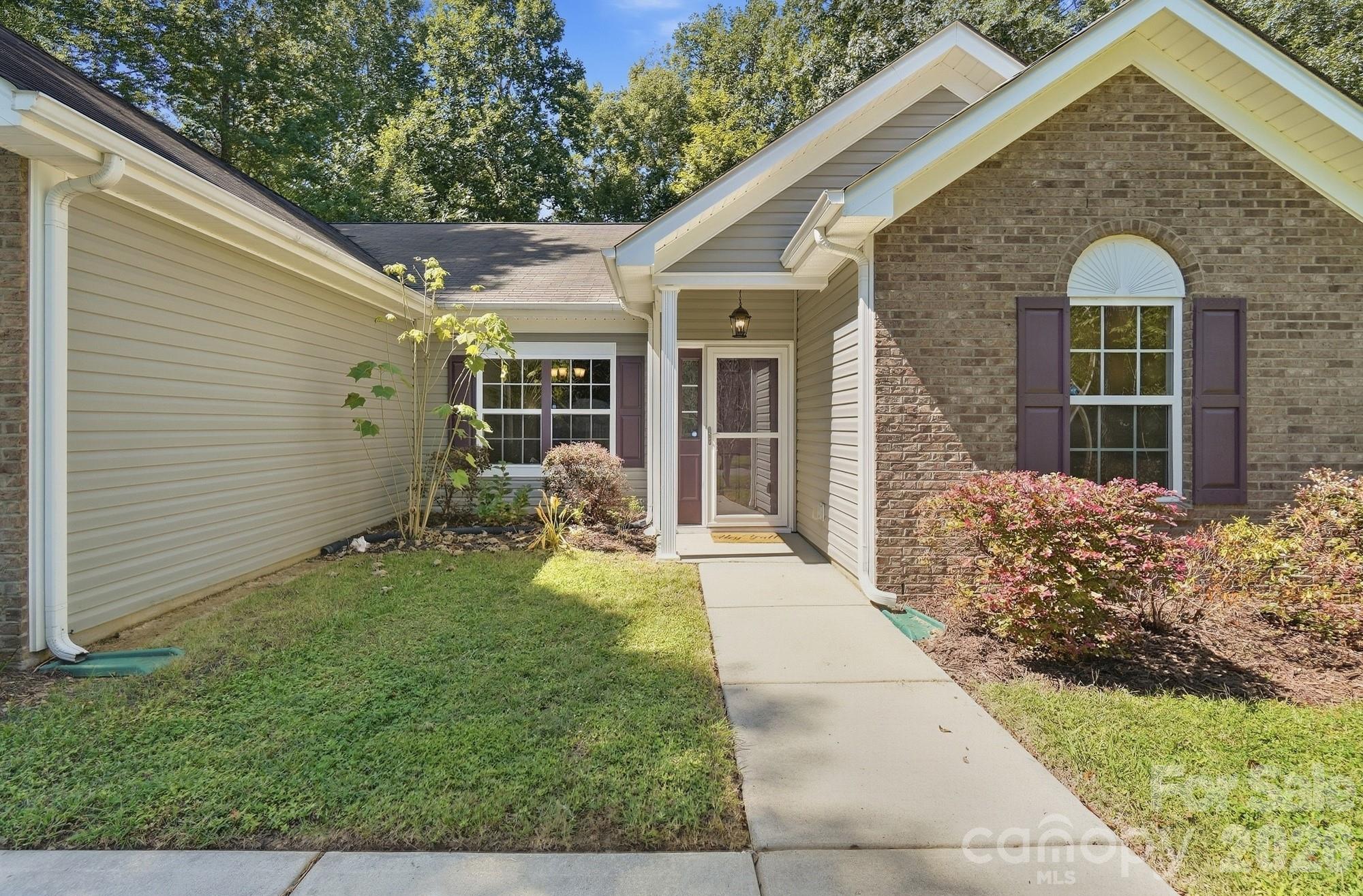 12321 Bronx Drive Property Photo 4