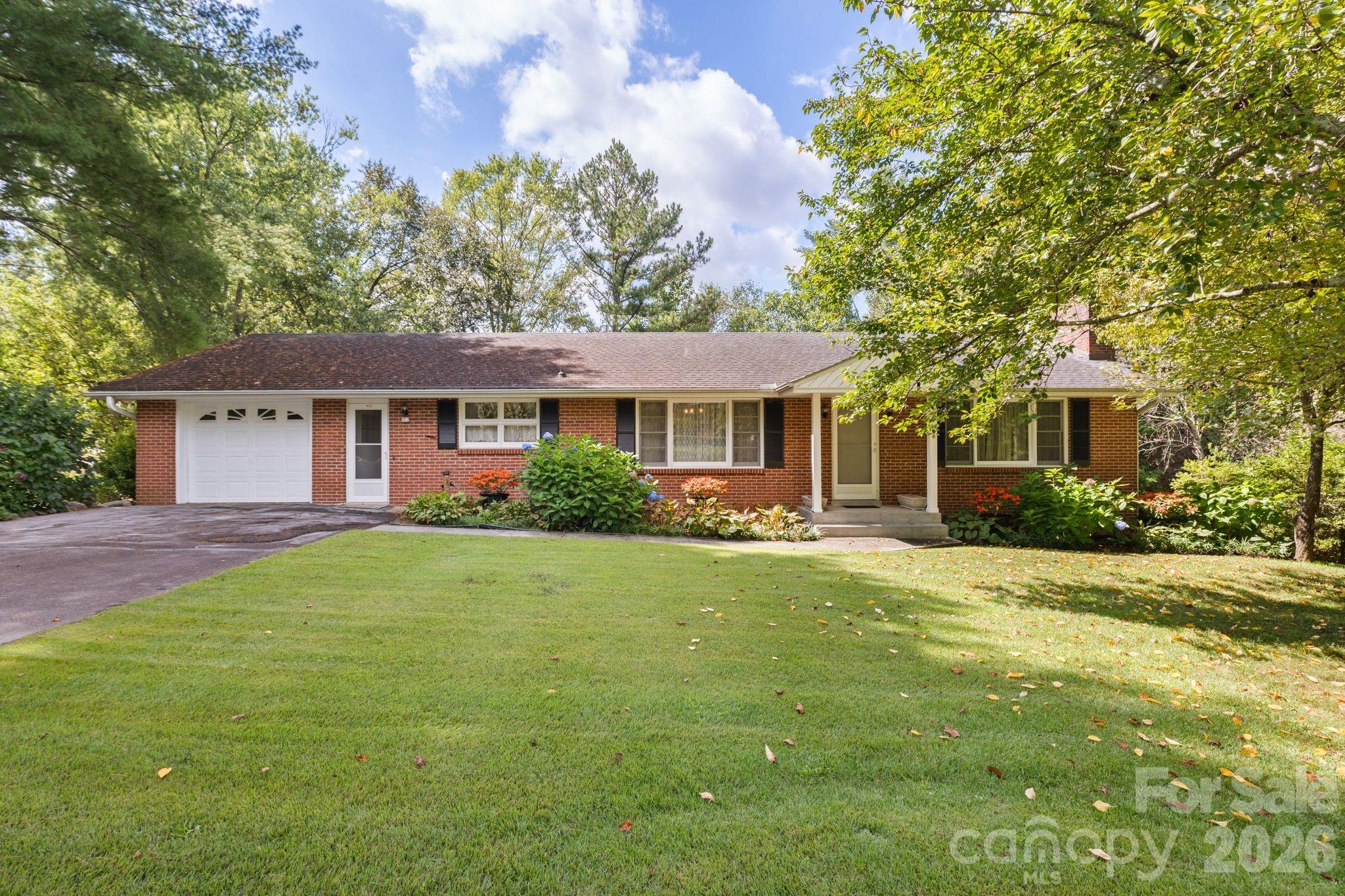 1450 Howard Gap Road Property Photo 6