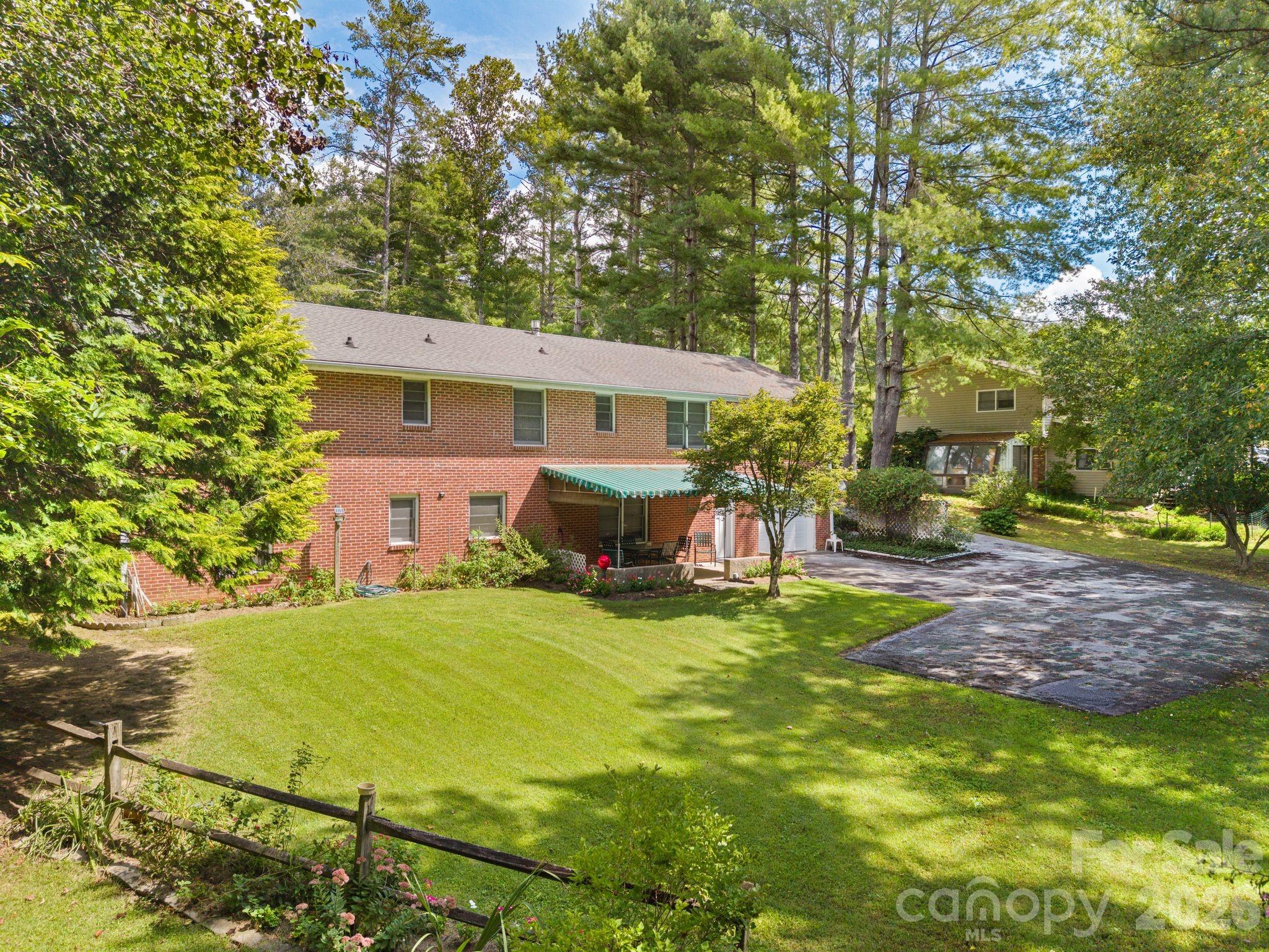 1450 Howard Gap Road Property Photo 20