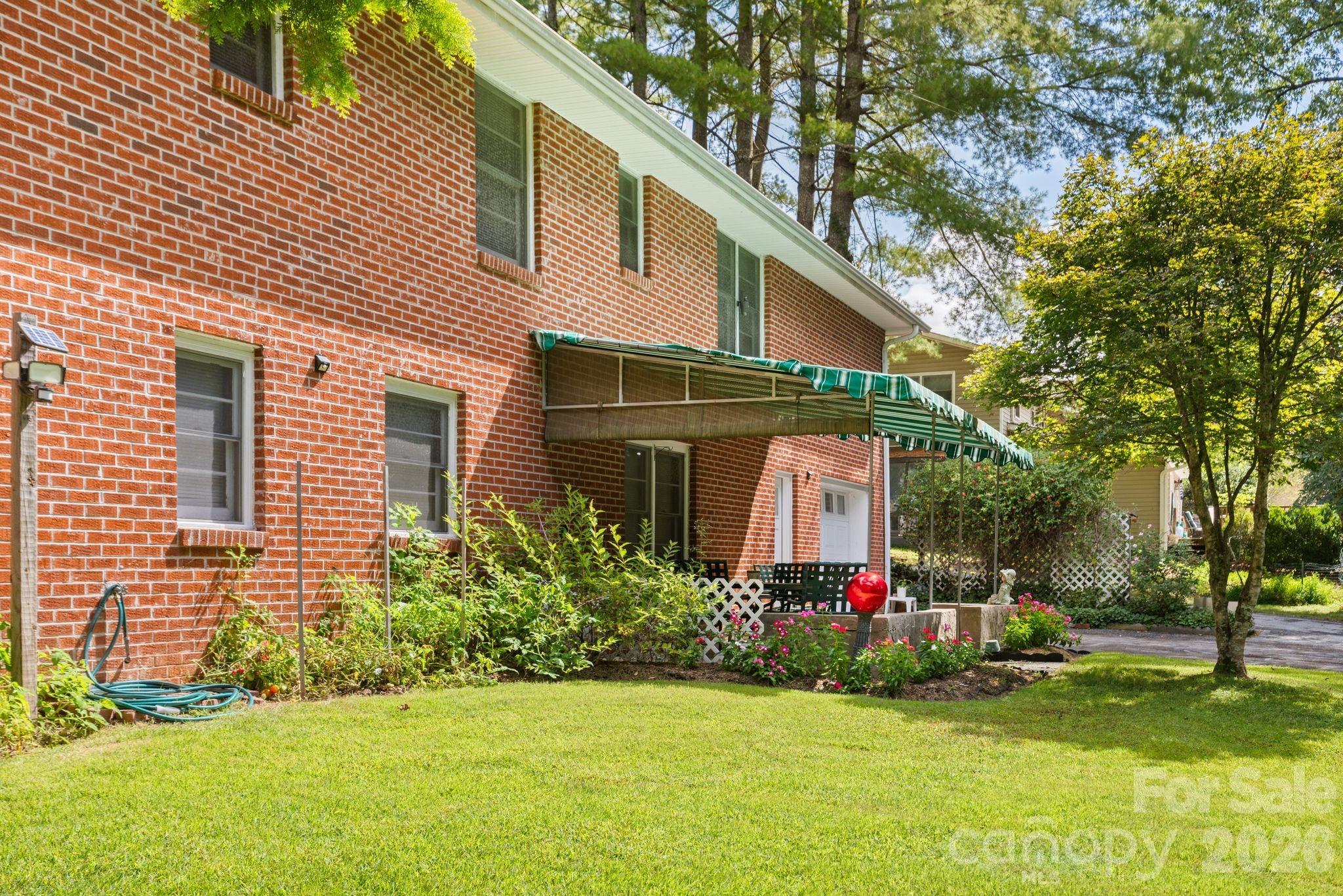 1450 Howard Gap Road Property Photo 21