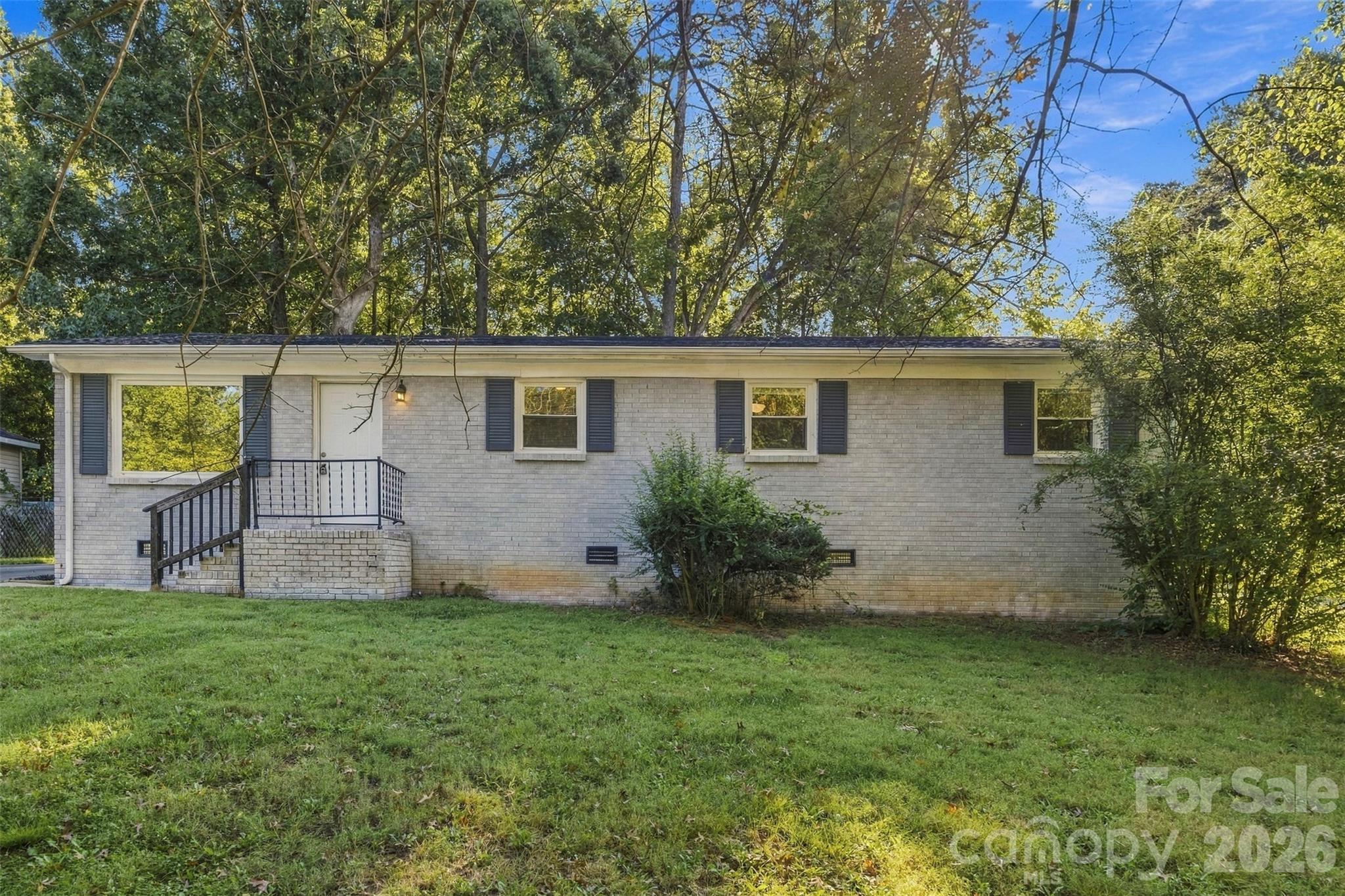 428 E Mclelland Avenue Property Photo 1