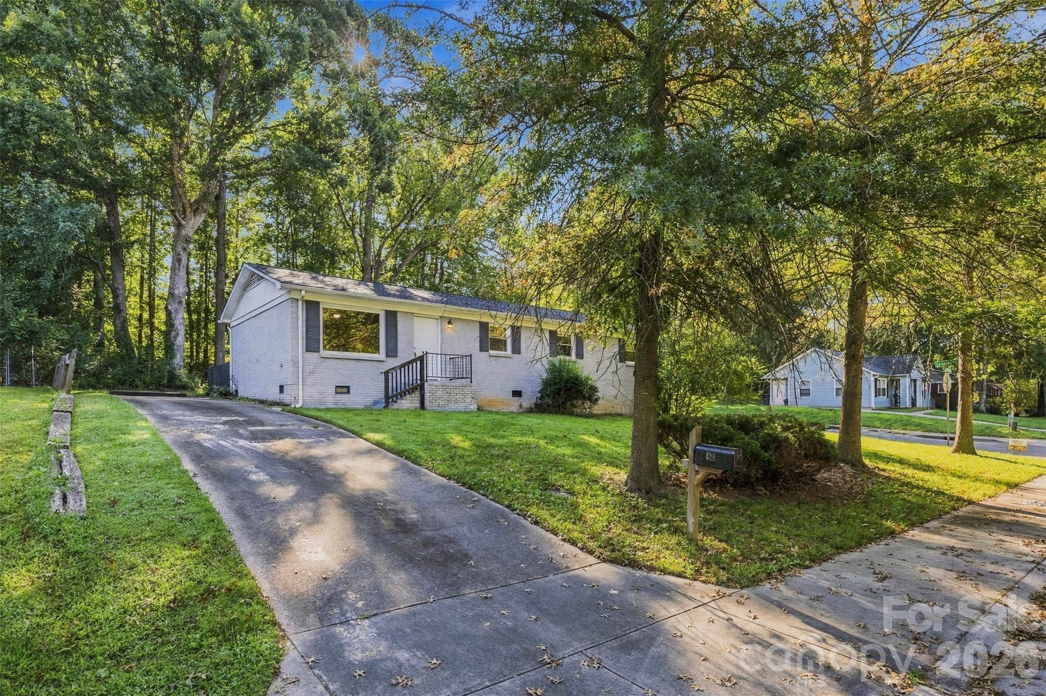 428 E Mclelland Avenue Property Photo 2