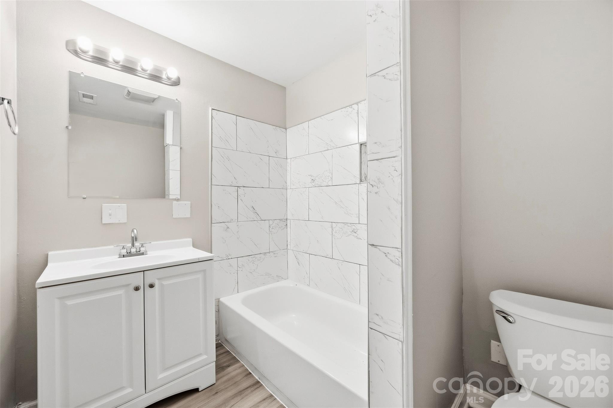 428 E Mclelland Avenue Property Photo 7