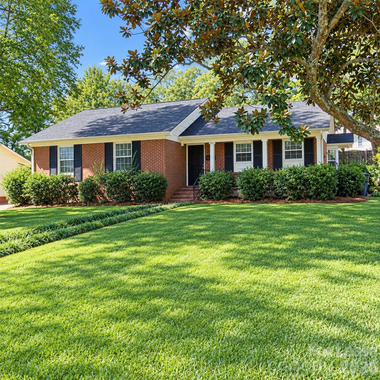 7500 Thorncliff Drive Property Photo 1