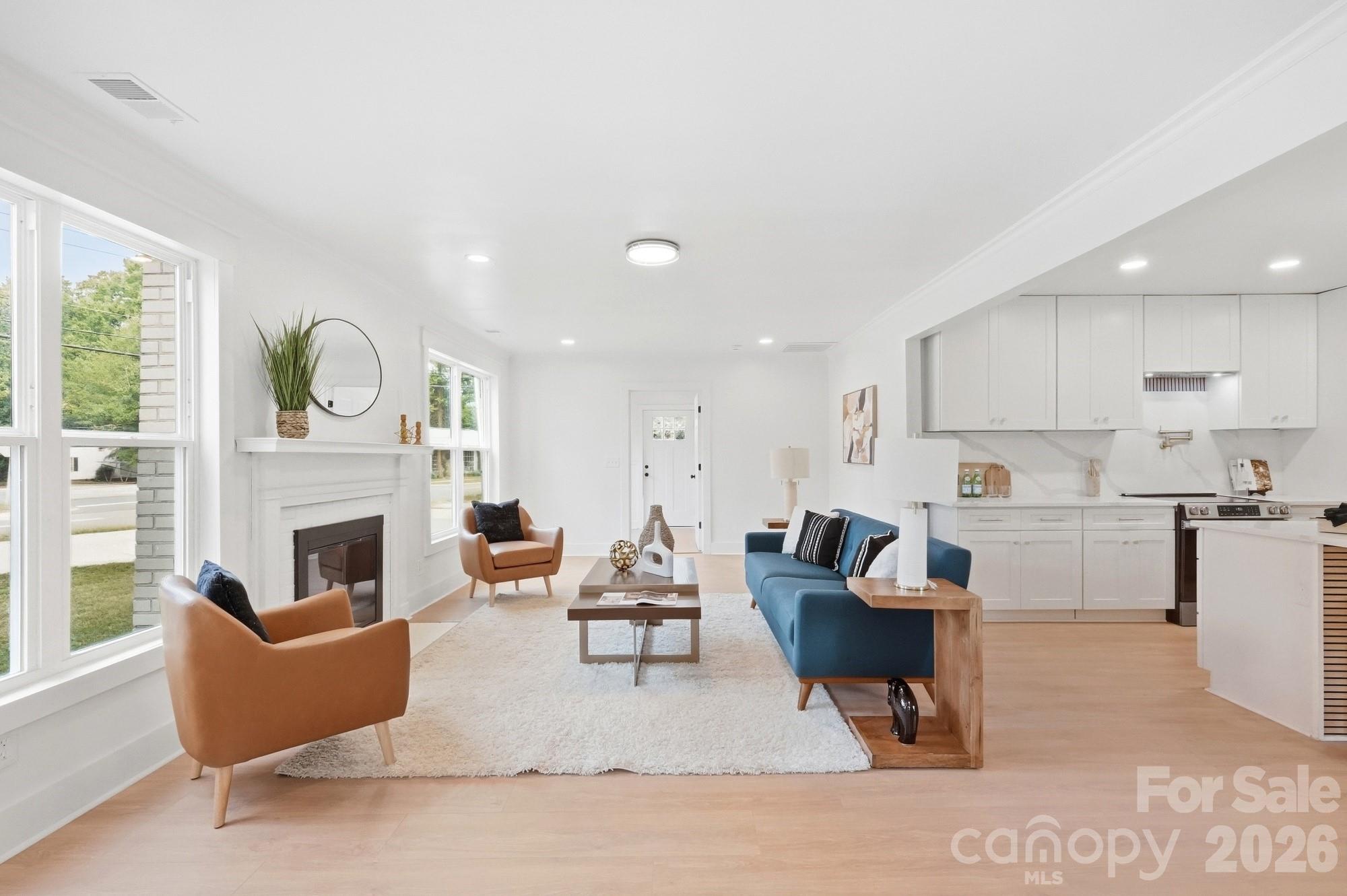 211 Spratt Street Property Photo 6