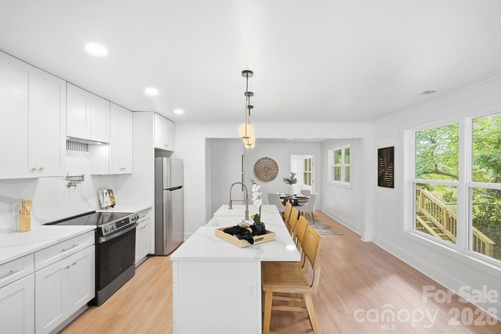 211 Spratt Street Property Photo 10