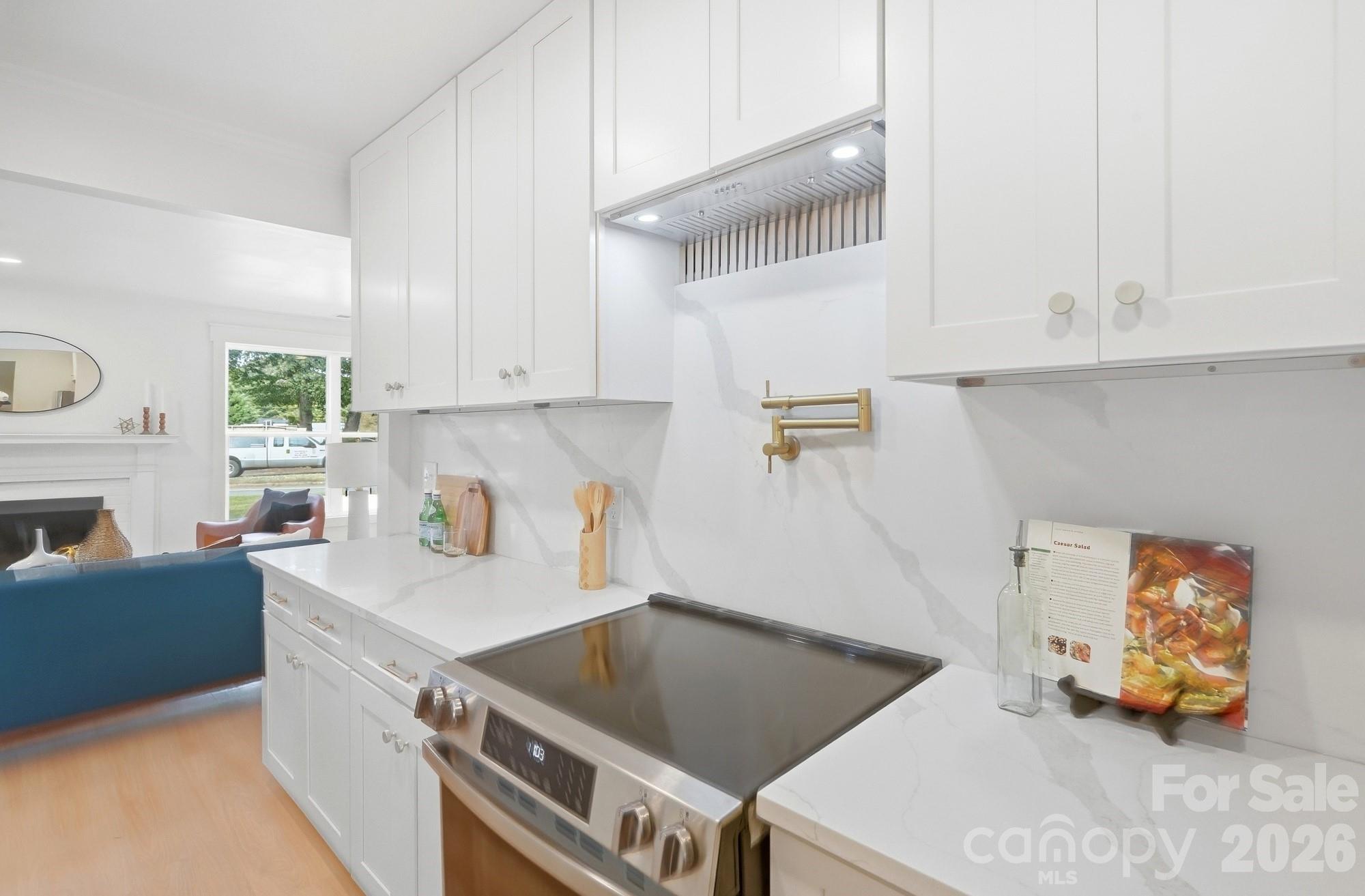 211 Spratt Street Property Photo 14