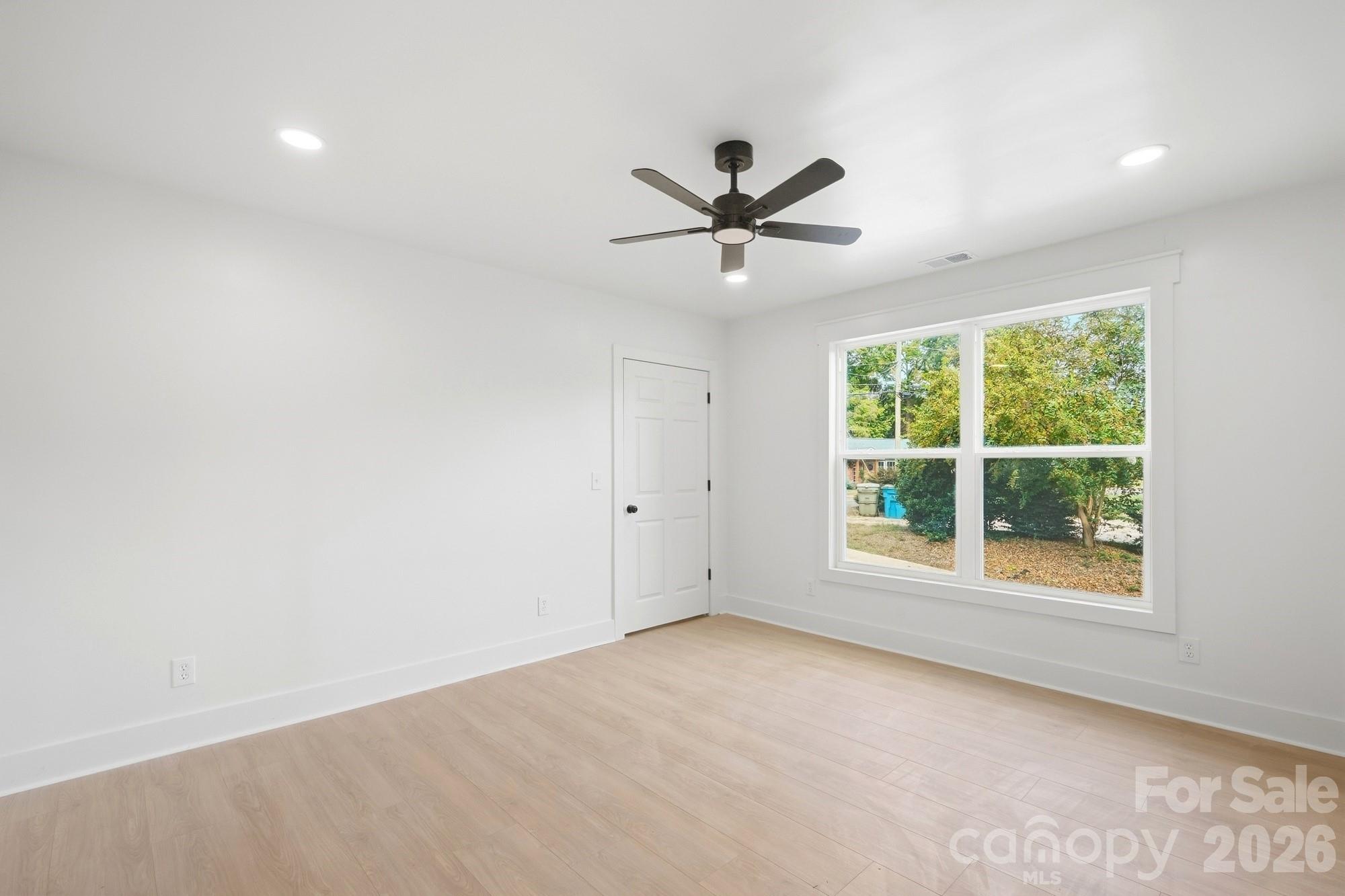 211 Spratt Street Property Photo 19