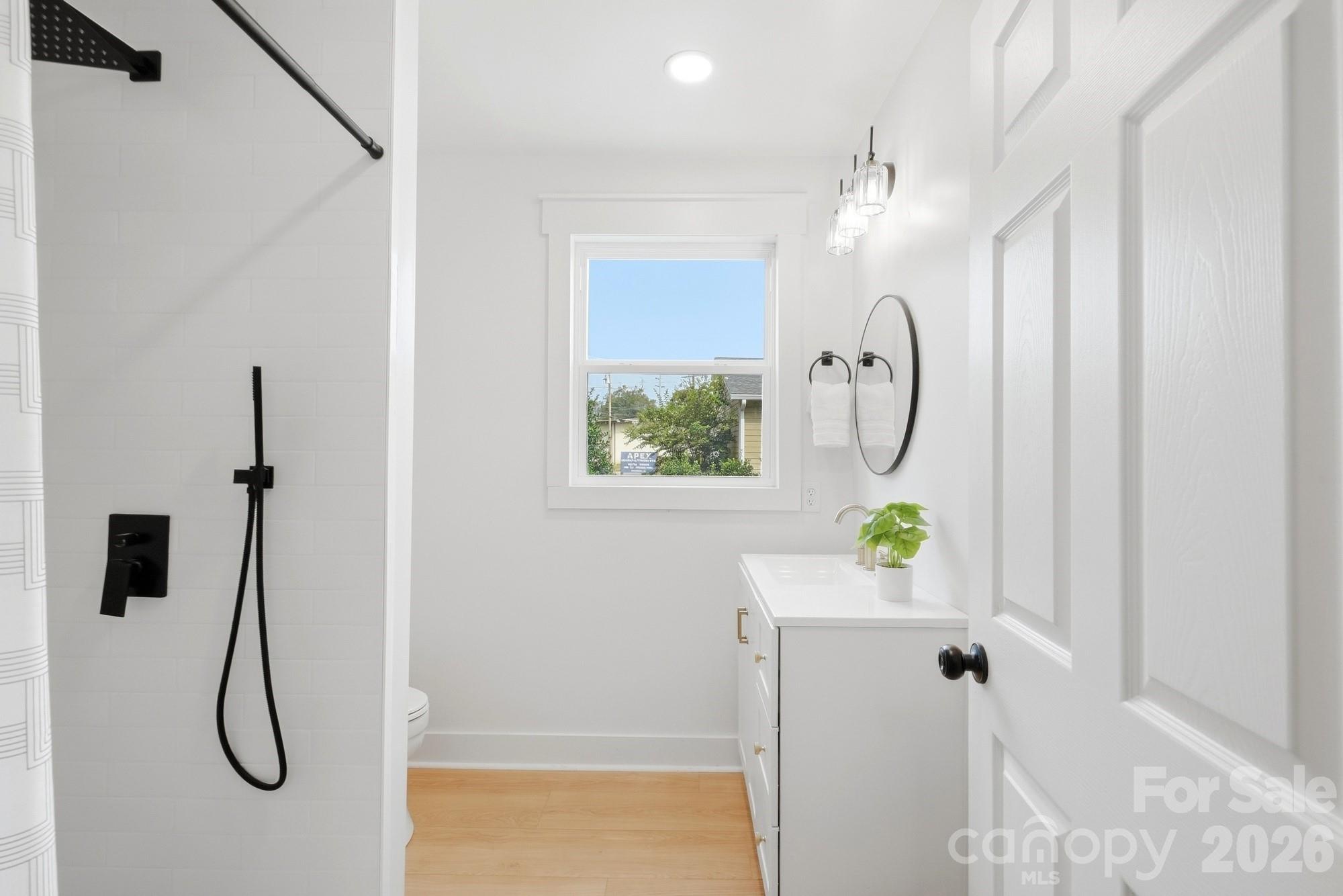211 Spratt Street Property Photo 20
