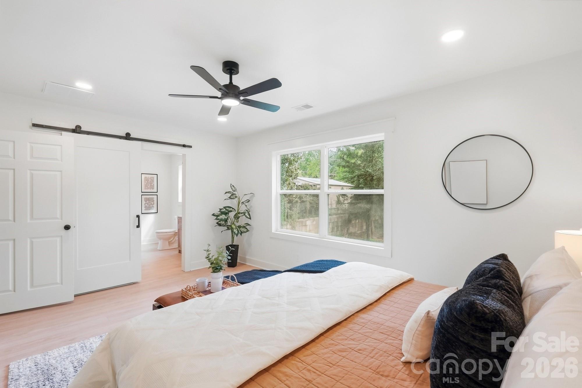 211 Spratt Street Property Photo 25