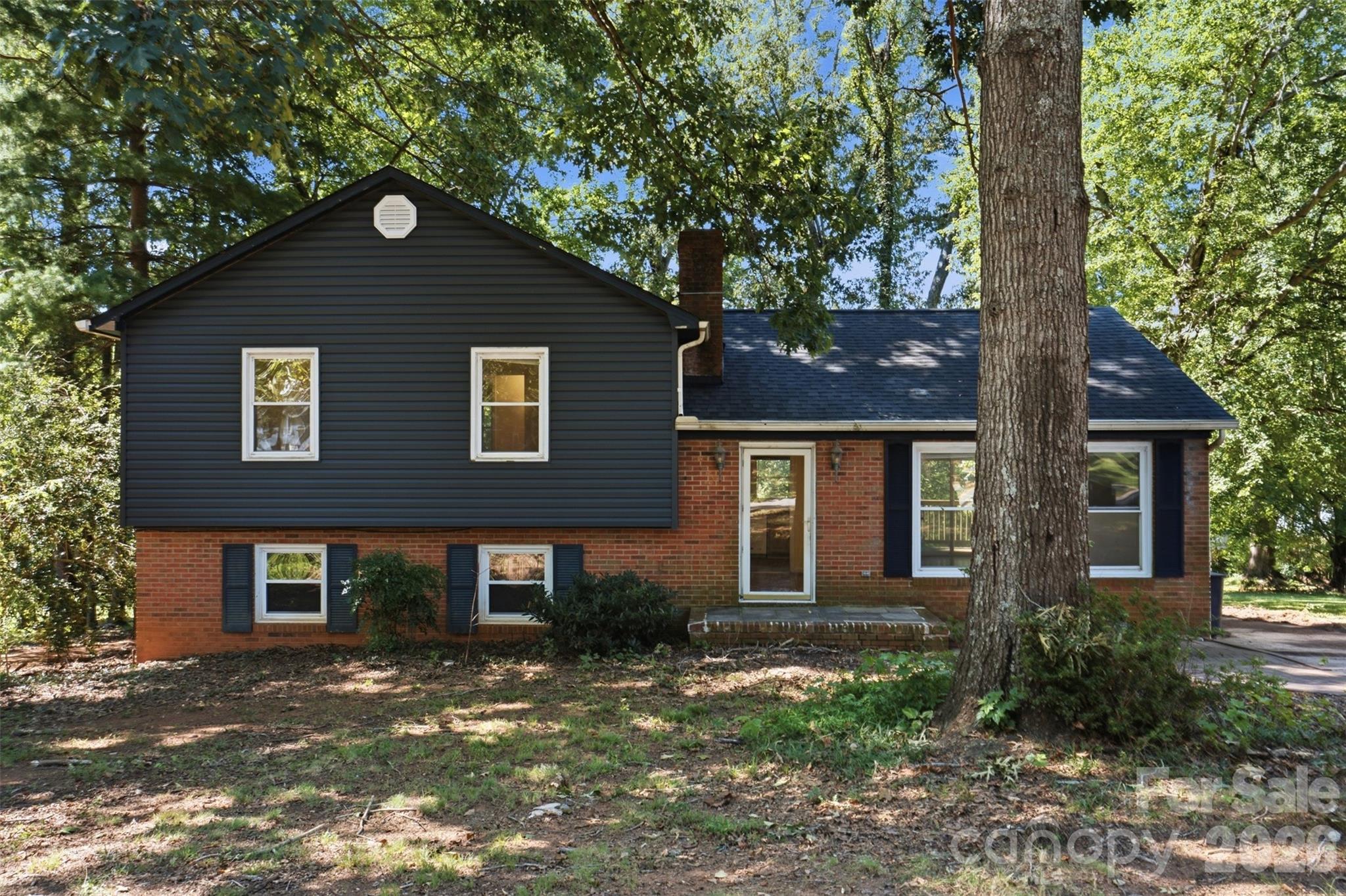 609 Old Farm Road Property Photo 1