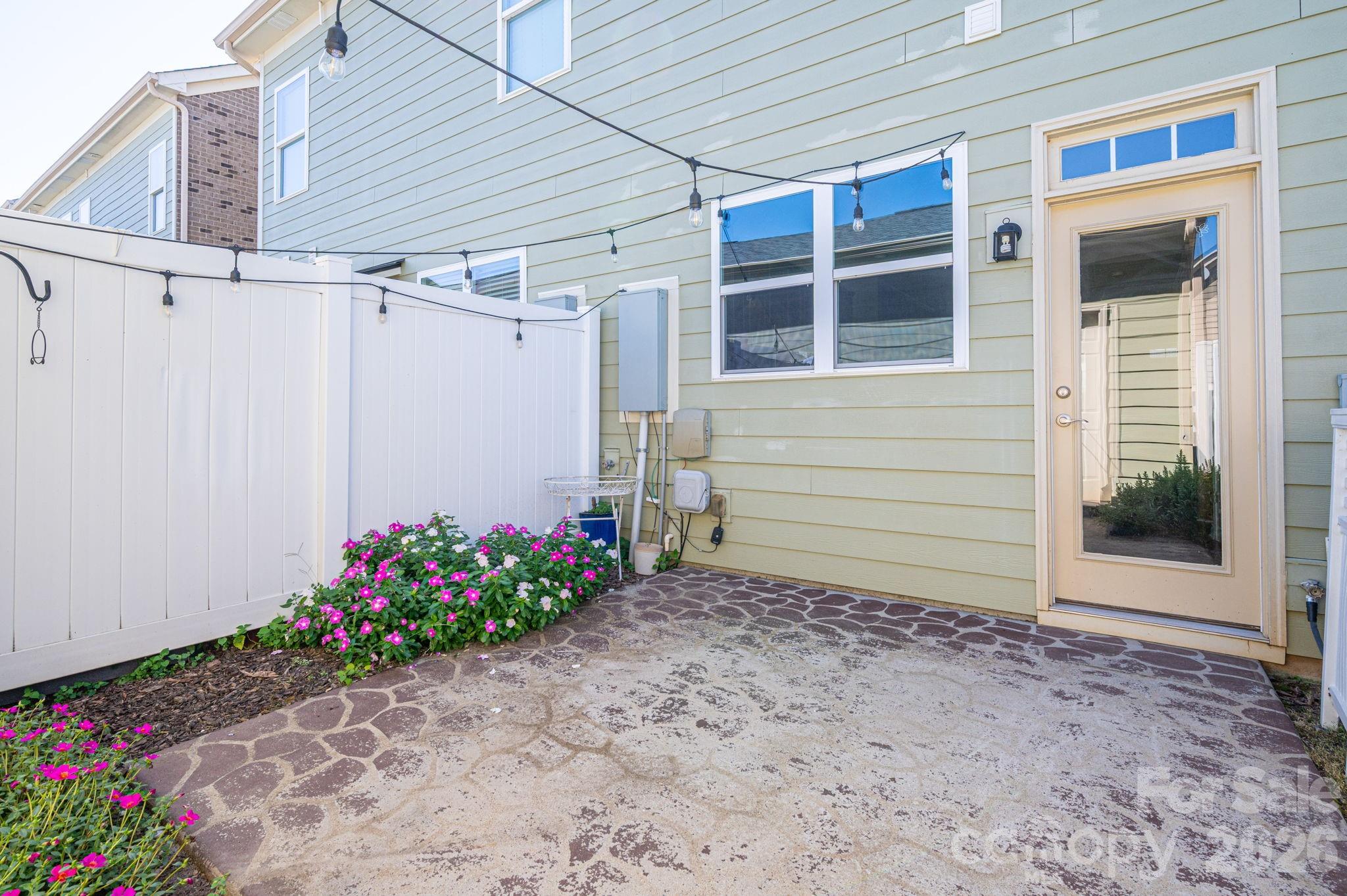 1231 Assembly Street Property Photo 16