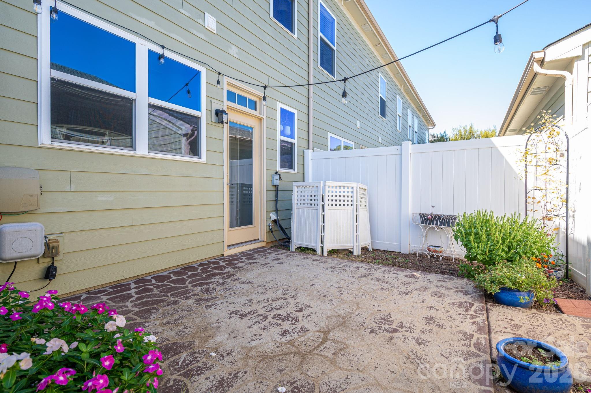 1231 Assembly Street Property Photo 17