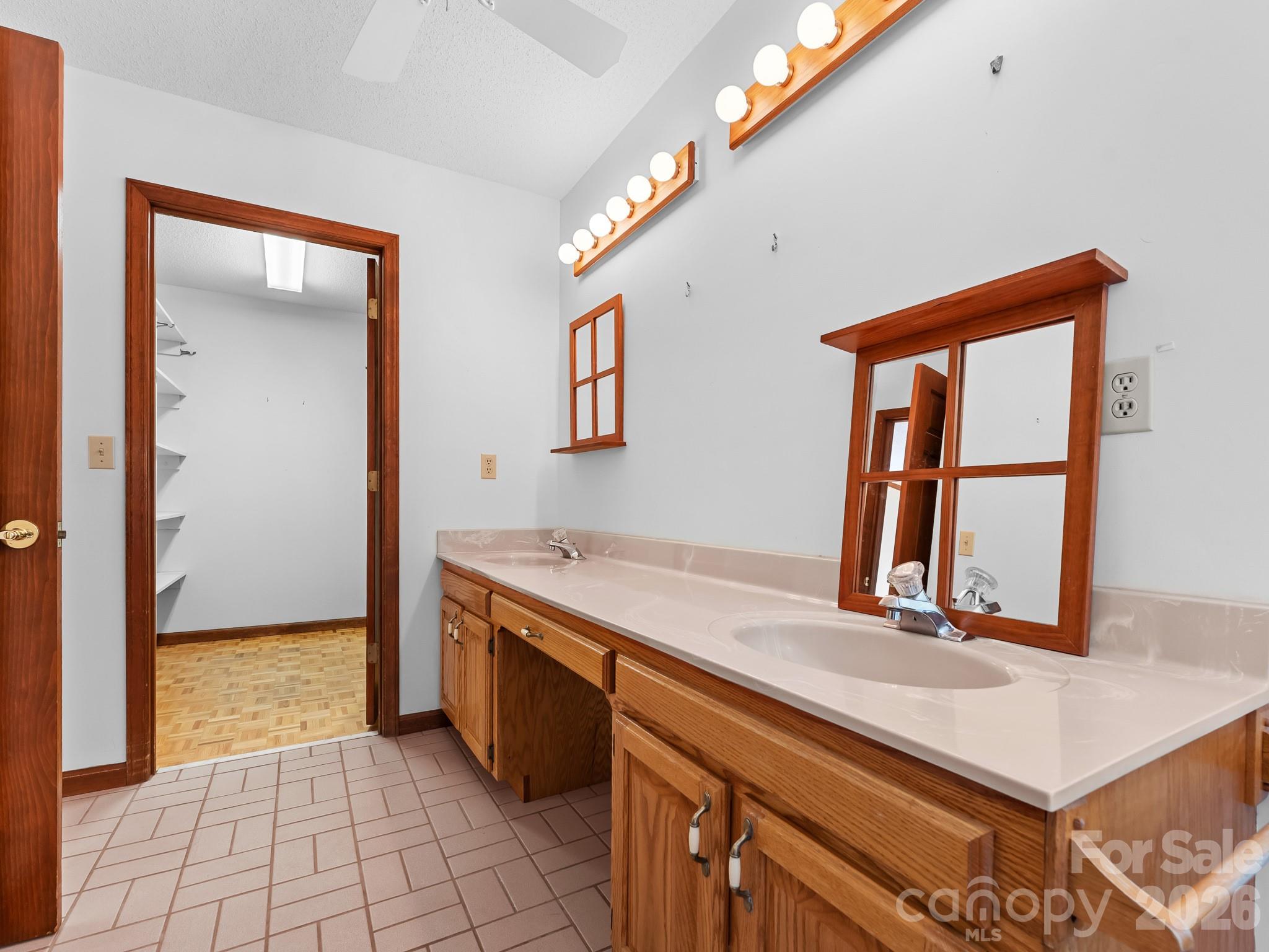 220 Wingfield Way Property Photo 28