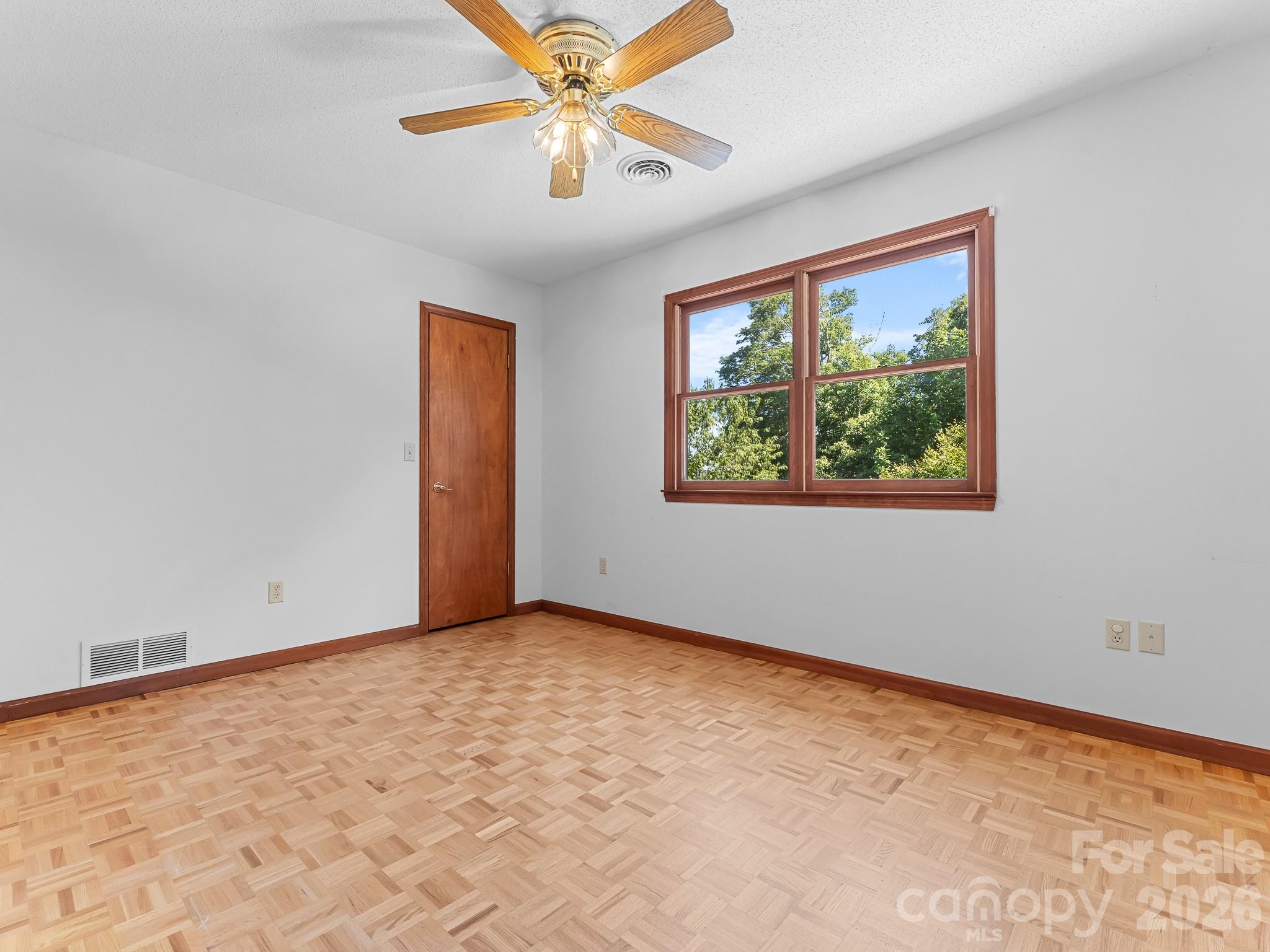 220 Wingfield Way Property Photo 30