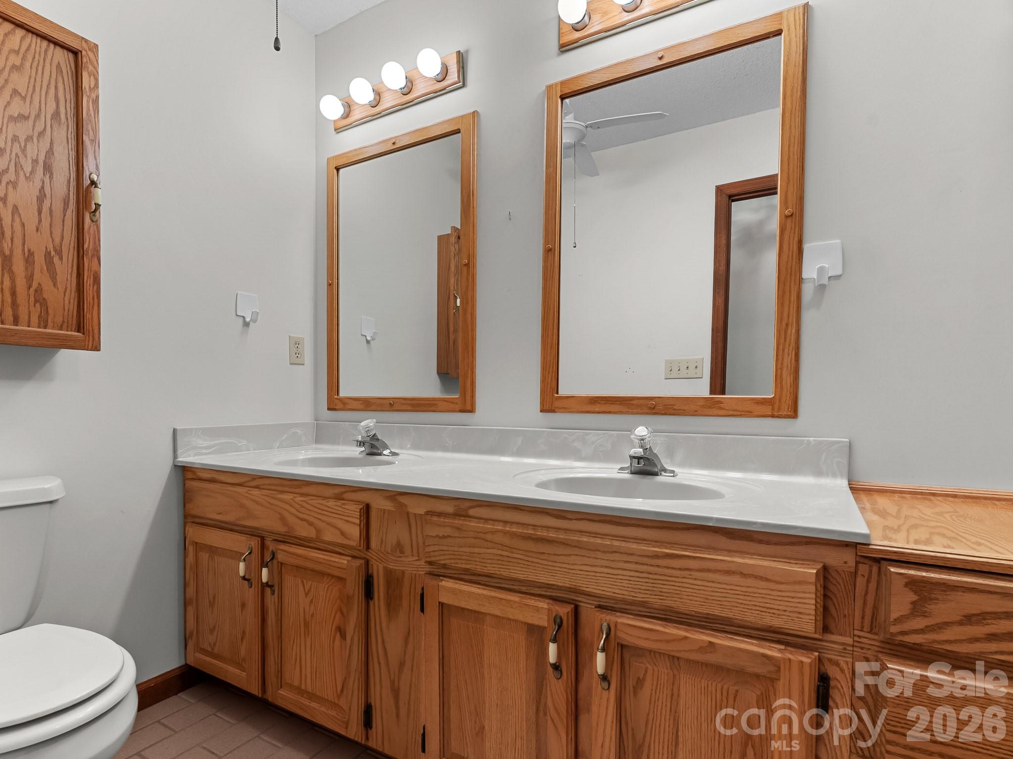 220 Wingfield Way Property Photo 32