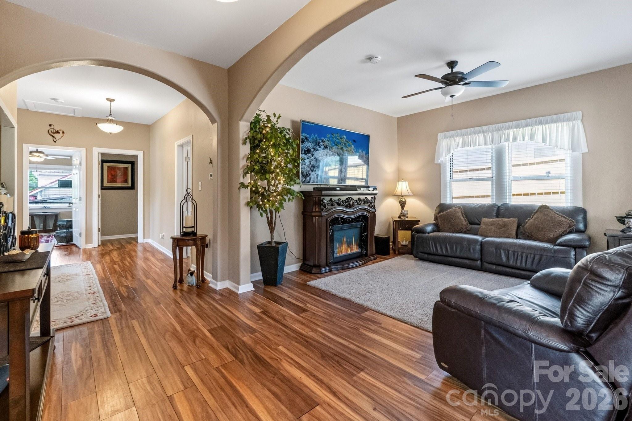 448 1st Street Property Photo 1
