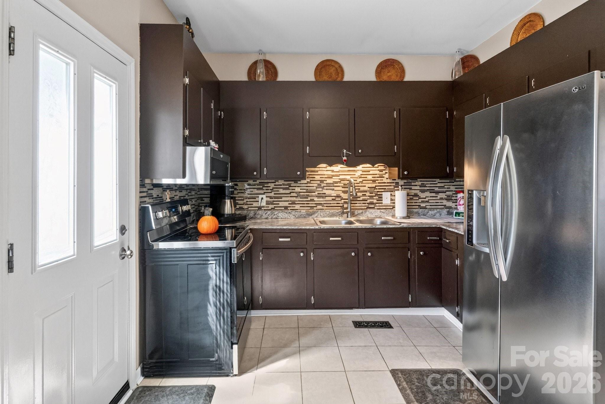 448 1st Street Property Photo 14