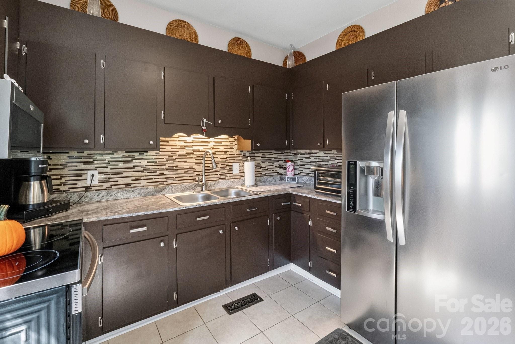 448 1st Street Property Photo 15