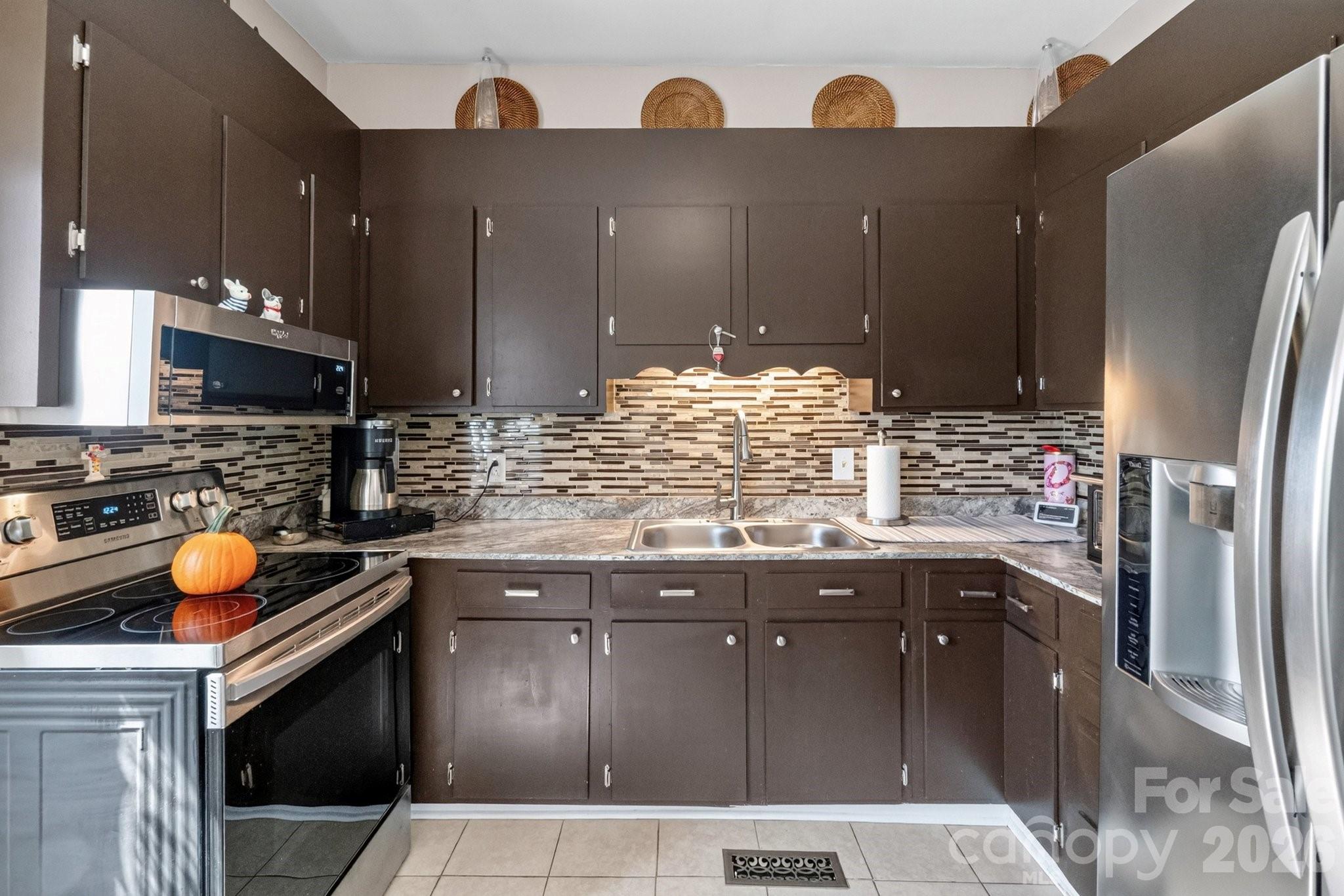 448 1st Street Property Photo 16