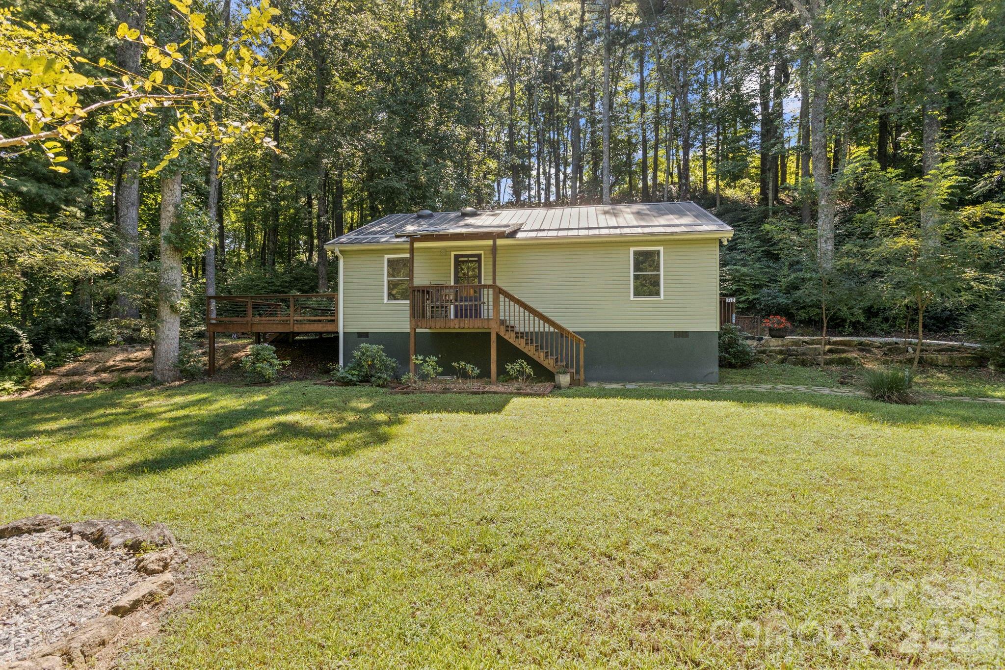 400 Laurel Drive Property Photo 3