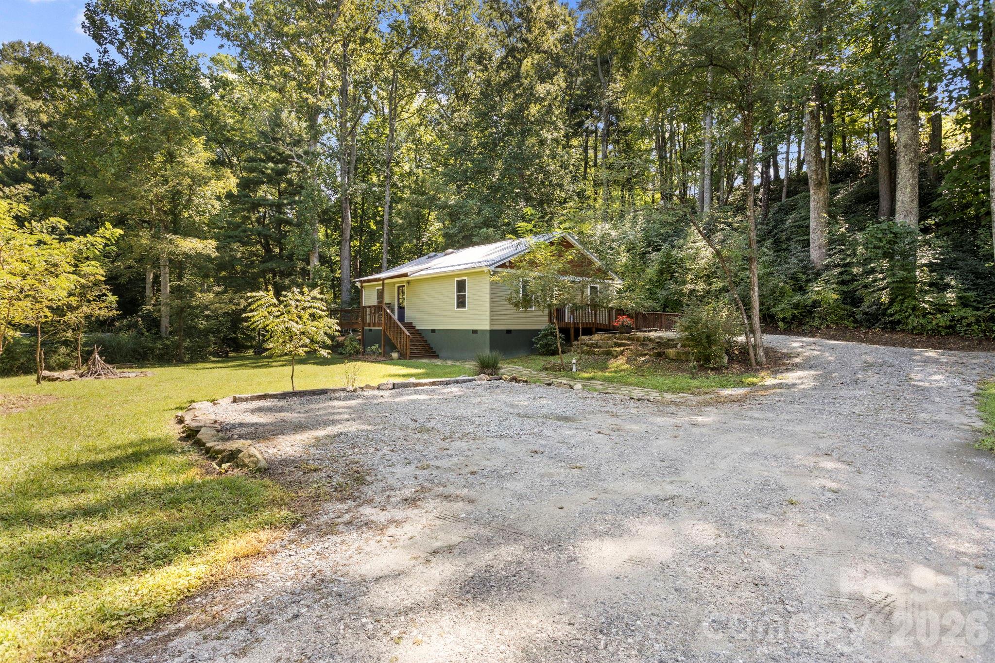 400 Laurel Drive Property Photo 4