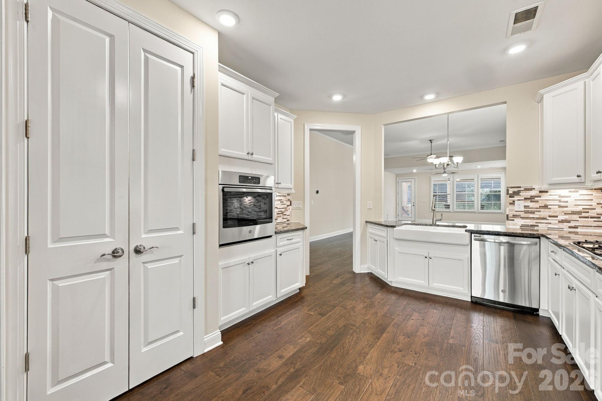 8407 Festival Way Property Photo 14