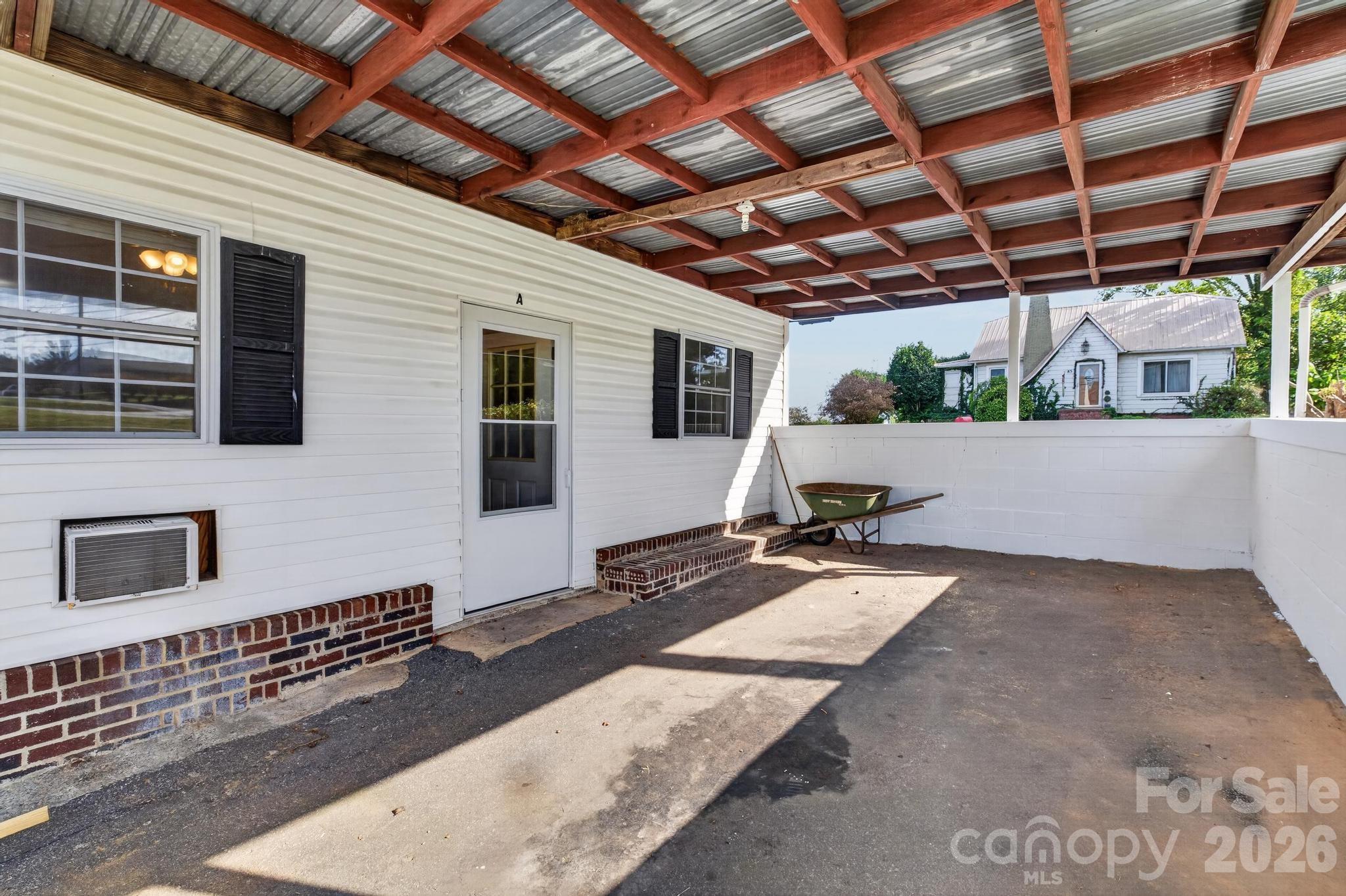84 Falls Avenue Property Photo 14