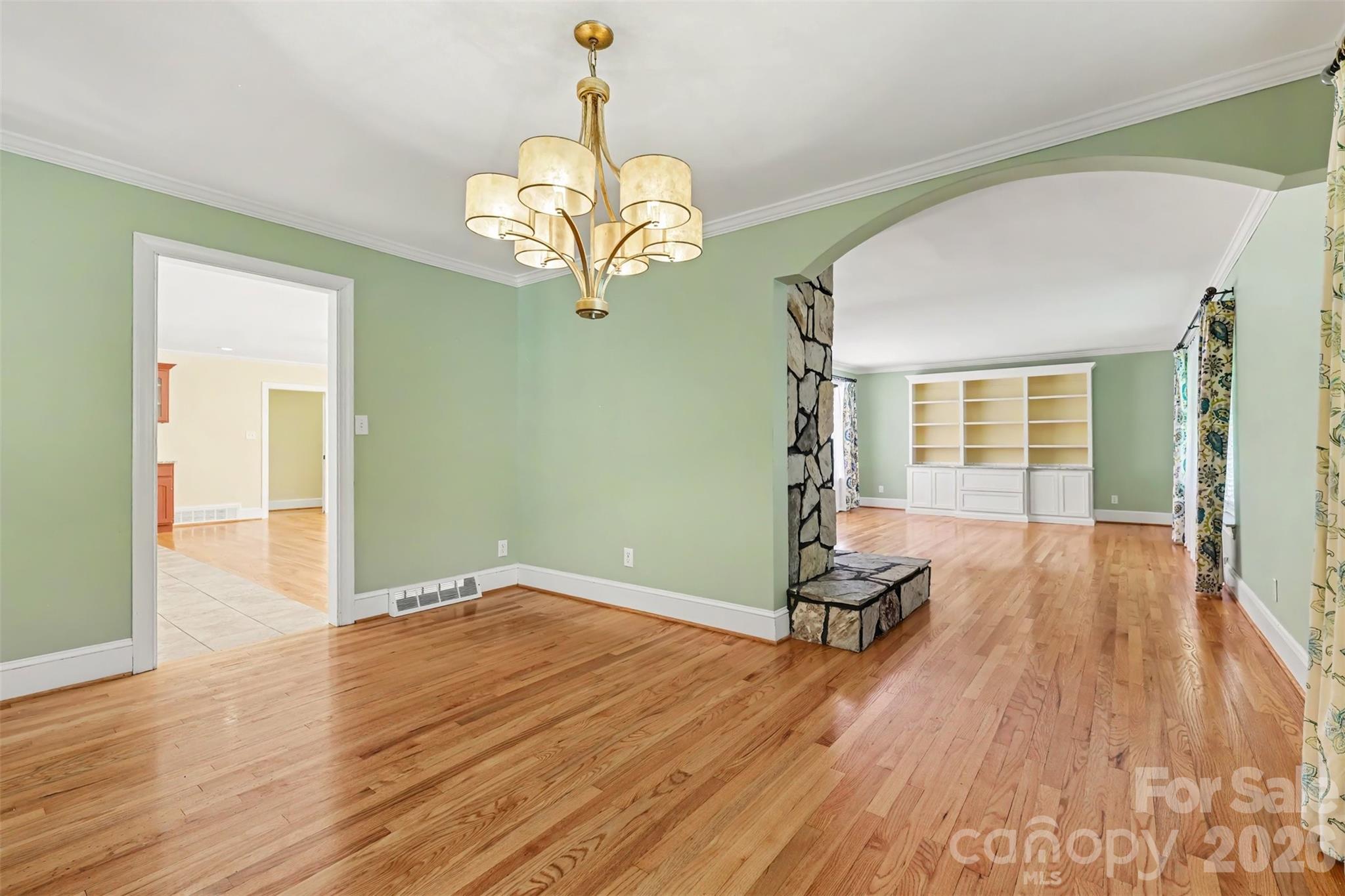 827 Ferndale Drive Property Photo 6