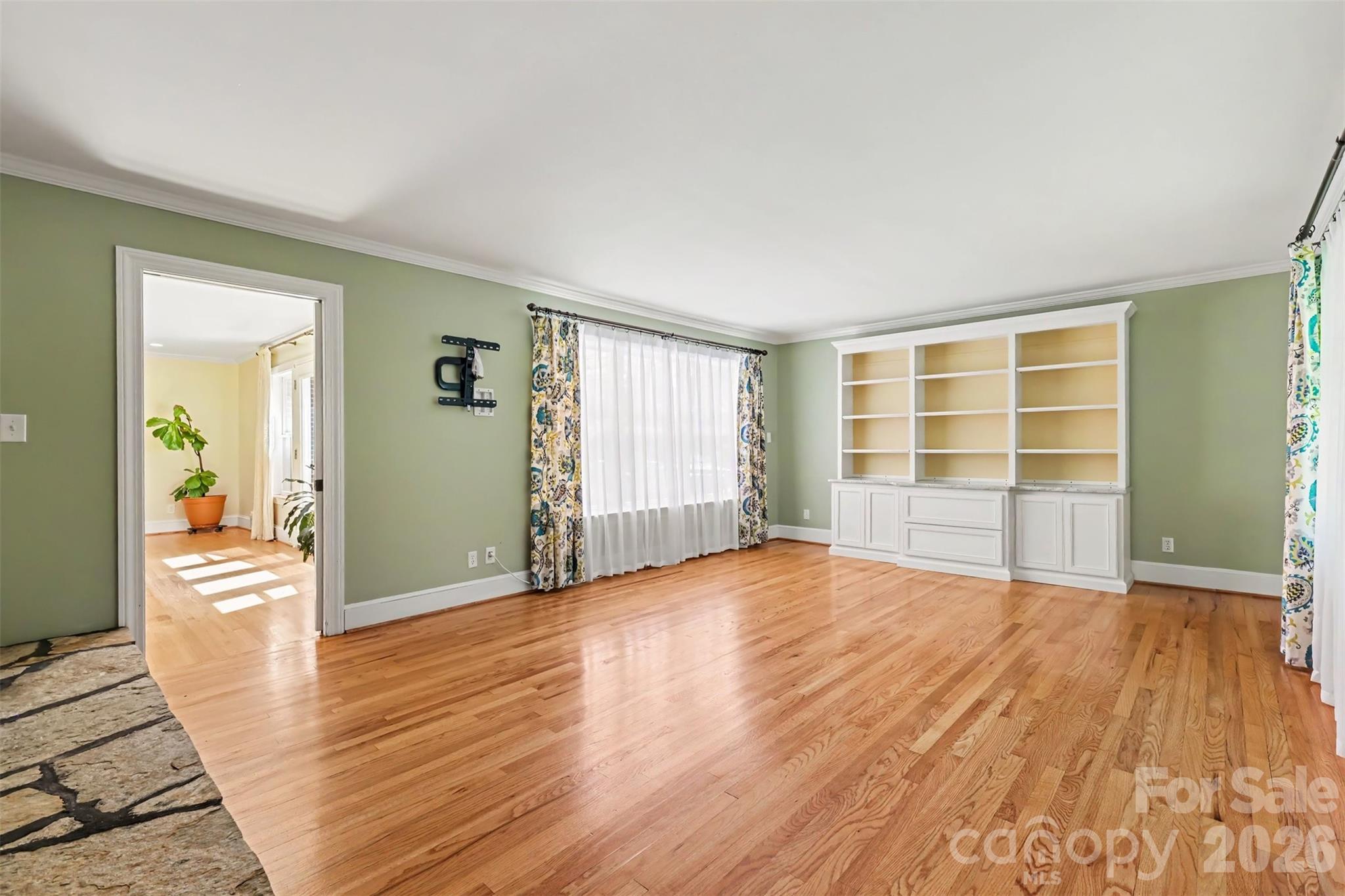 827 Ferndale Drive Property Photo 8