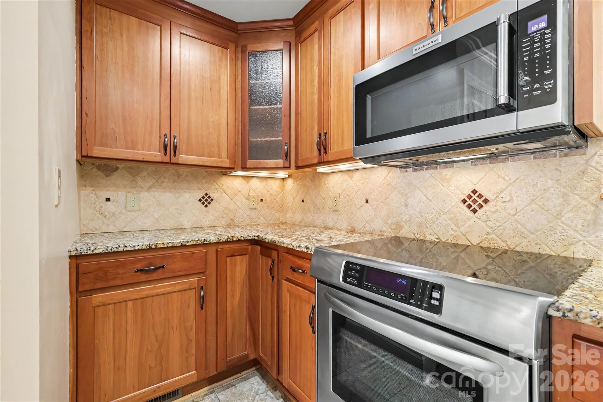 827 Ferndale Drive Property Photo 13