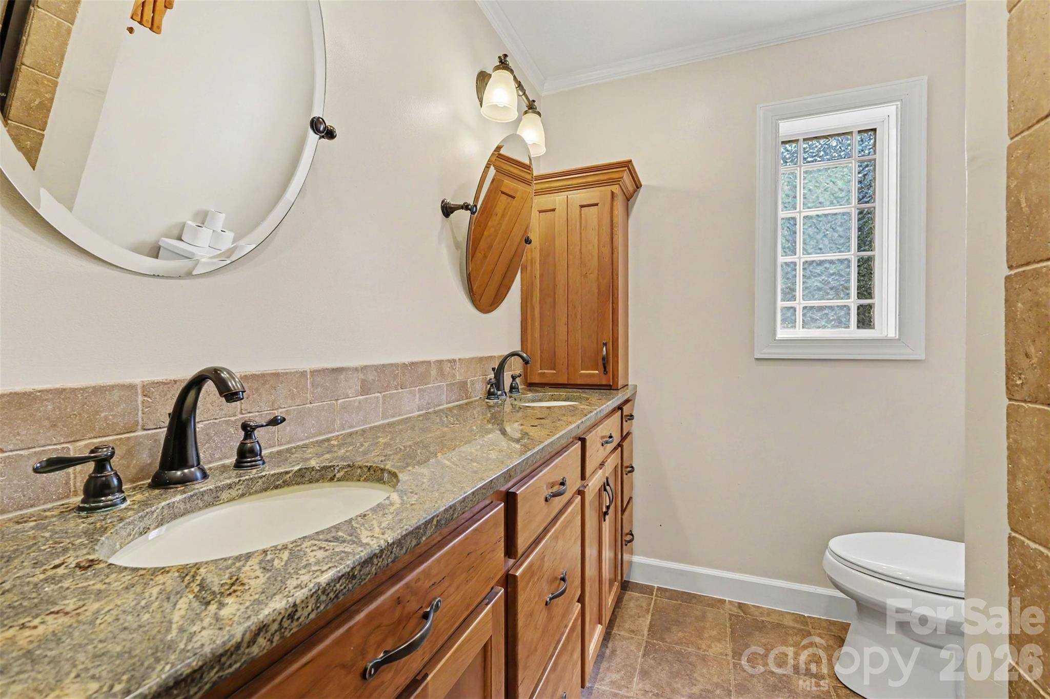827 Ferndale Drive Property Photo 24