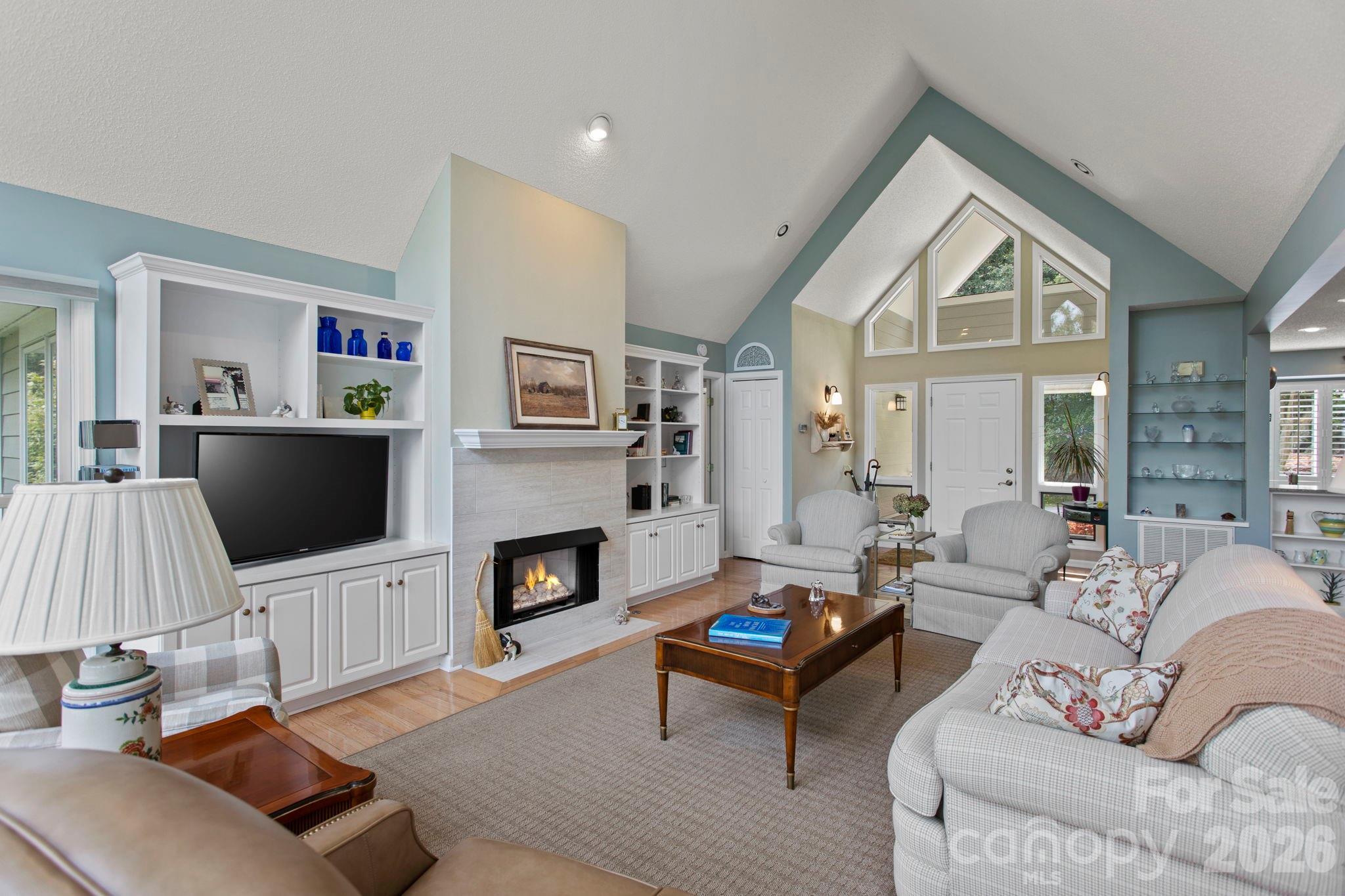 414 Ledgemont Court Property Photo 8