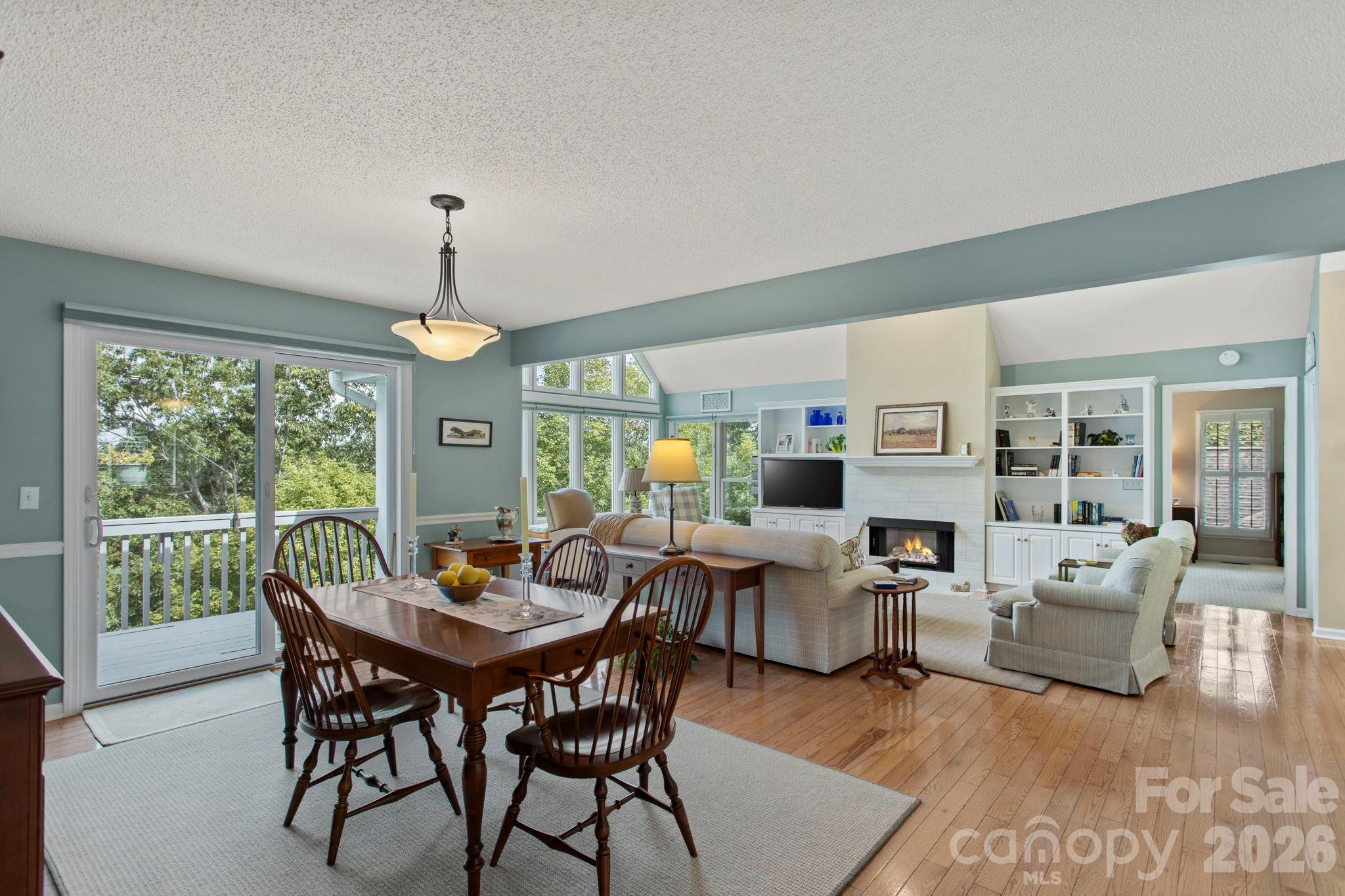 414 Ledgemont Court Property Photo 11