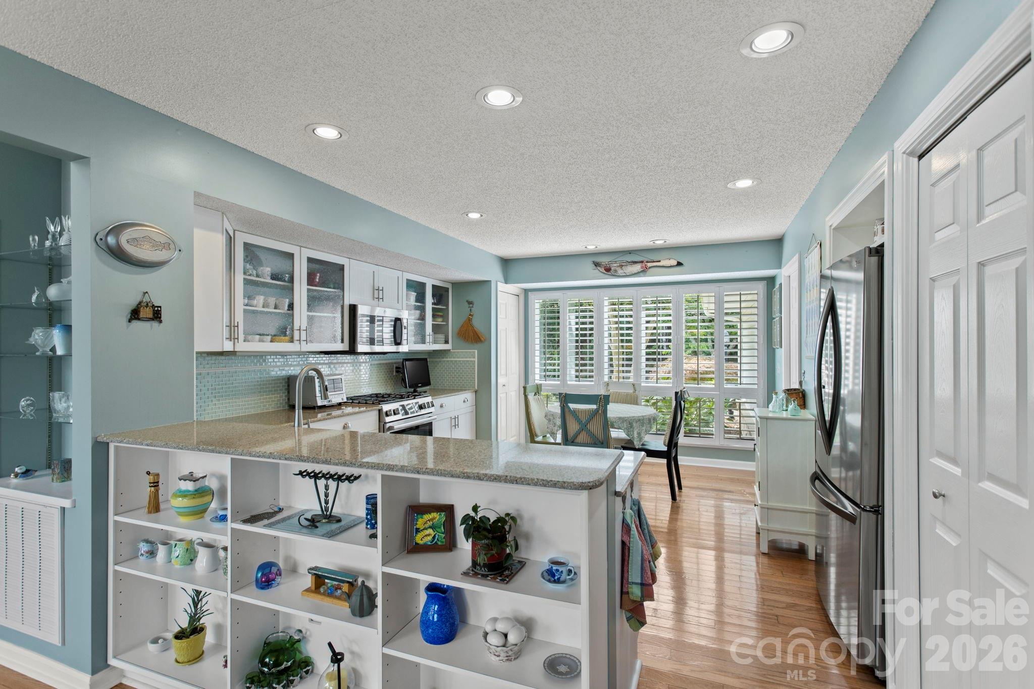 414 Ledgemont Court Property Photo 12