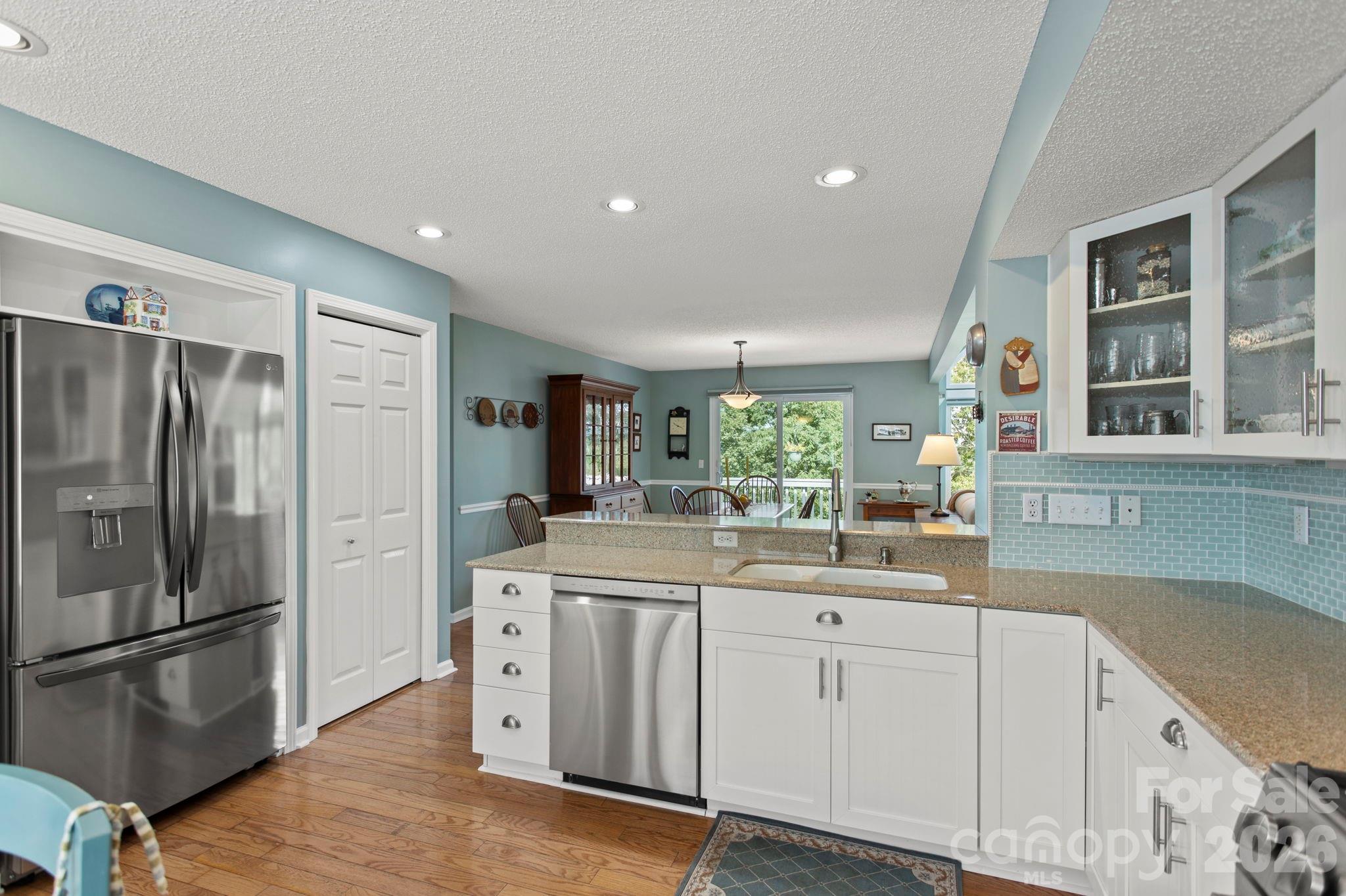 414 Ledgemont Court Property Photo 15