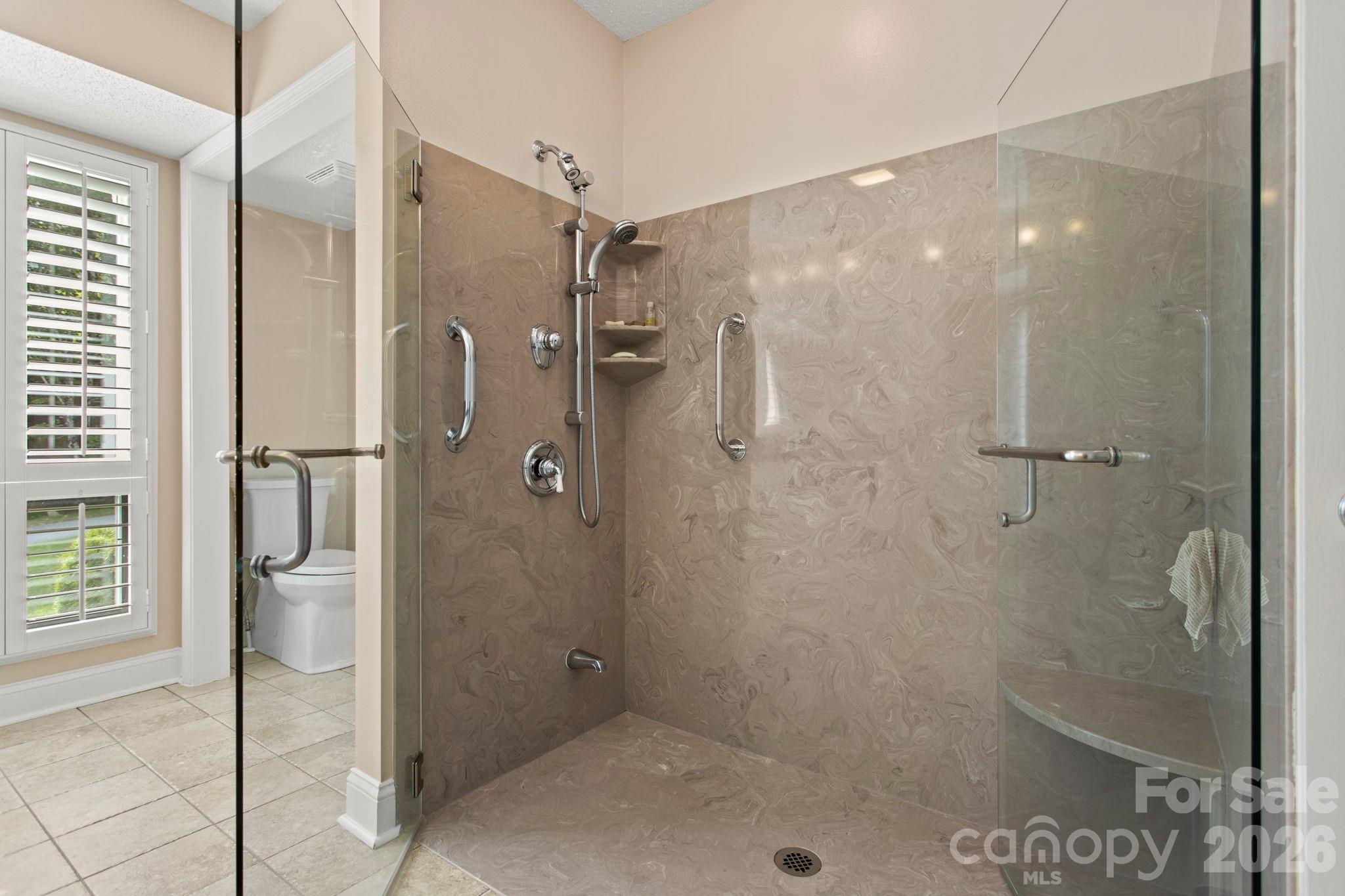 414 Ledgemont Court Property Photo 20
