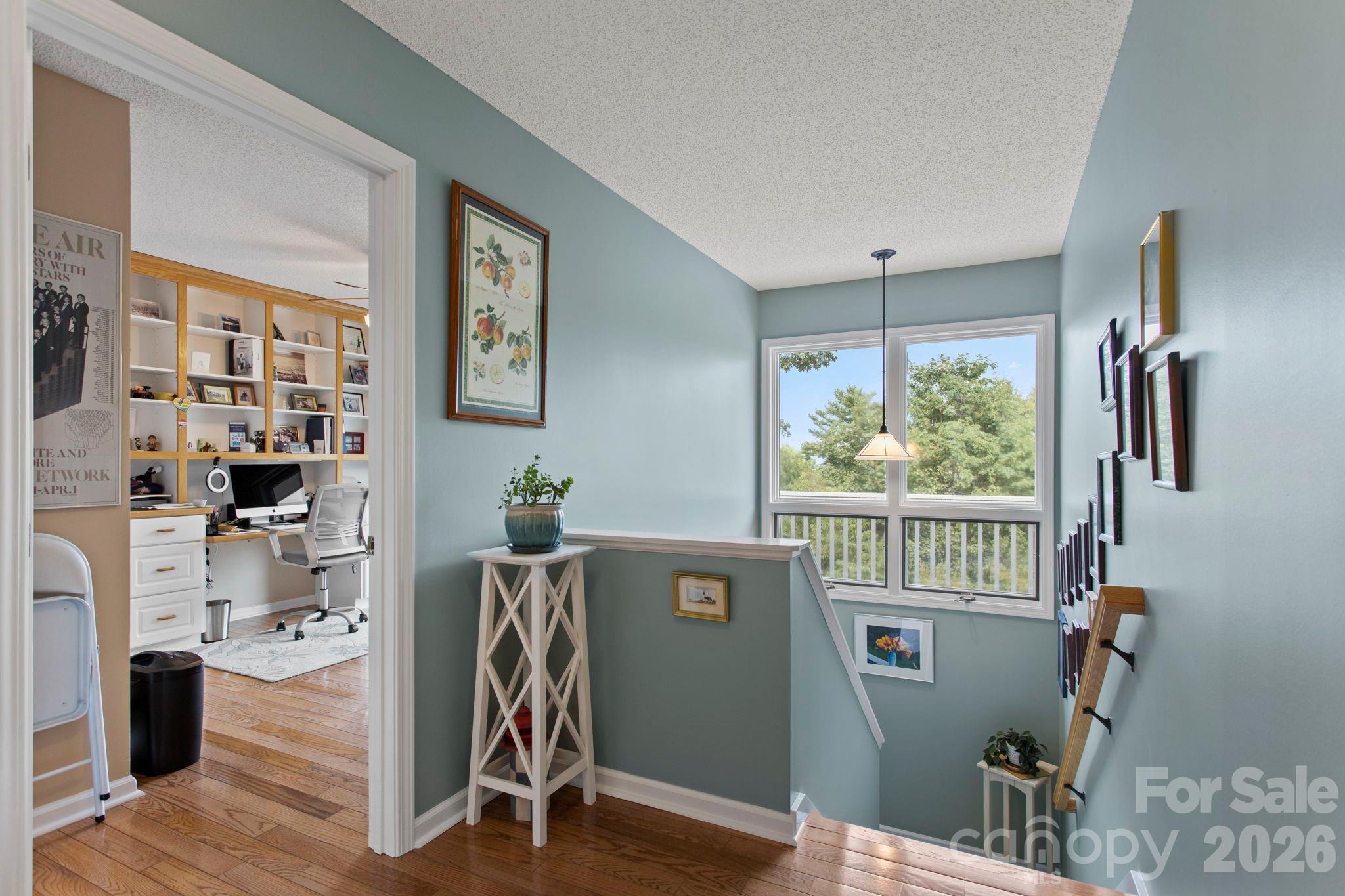 414 Ledgemont Court Property Photo 21