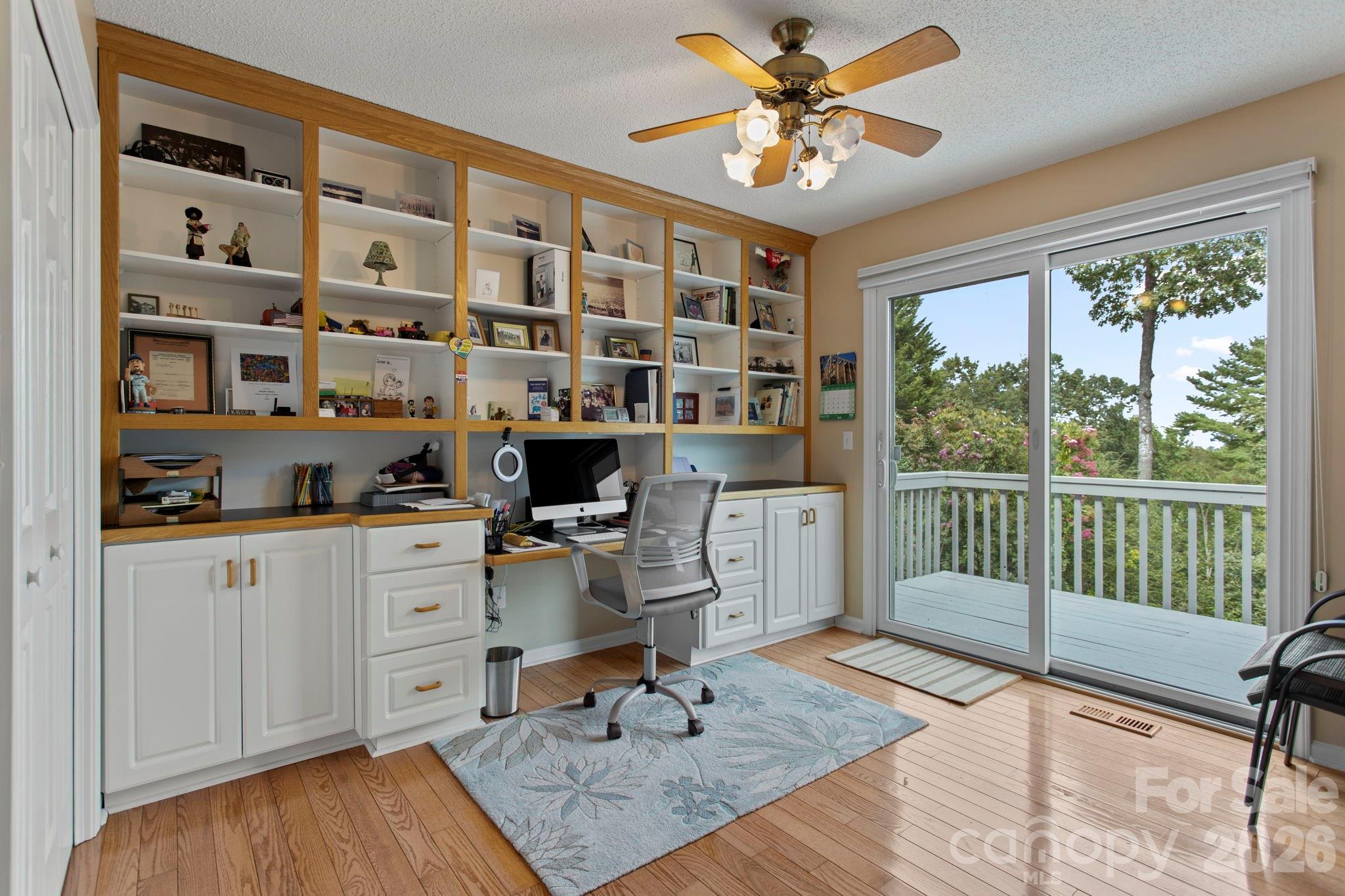 414 Ledgemont Court Property Photo 22
