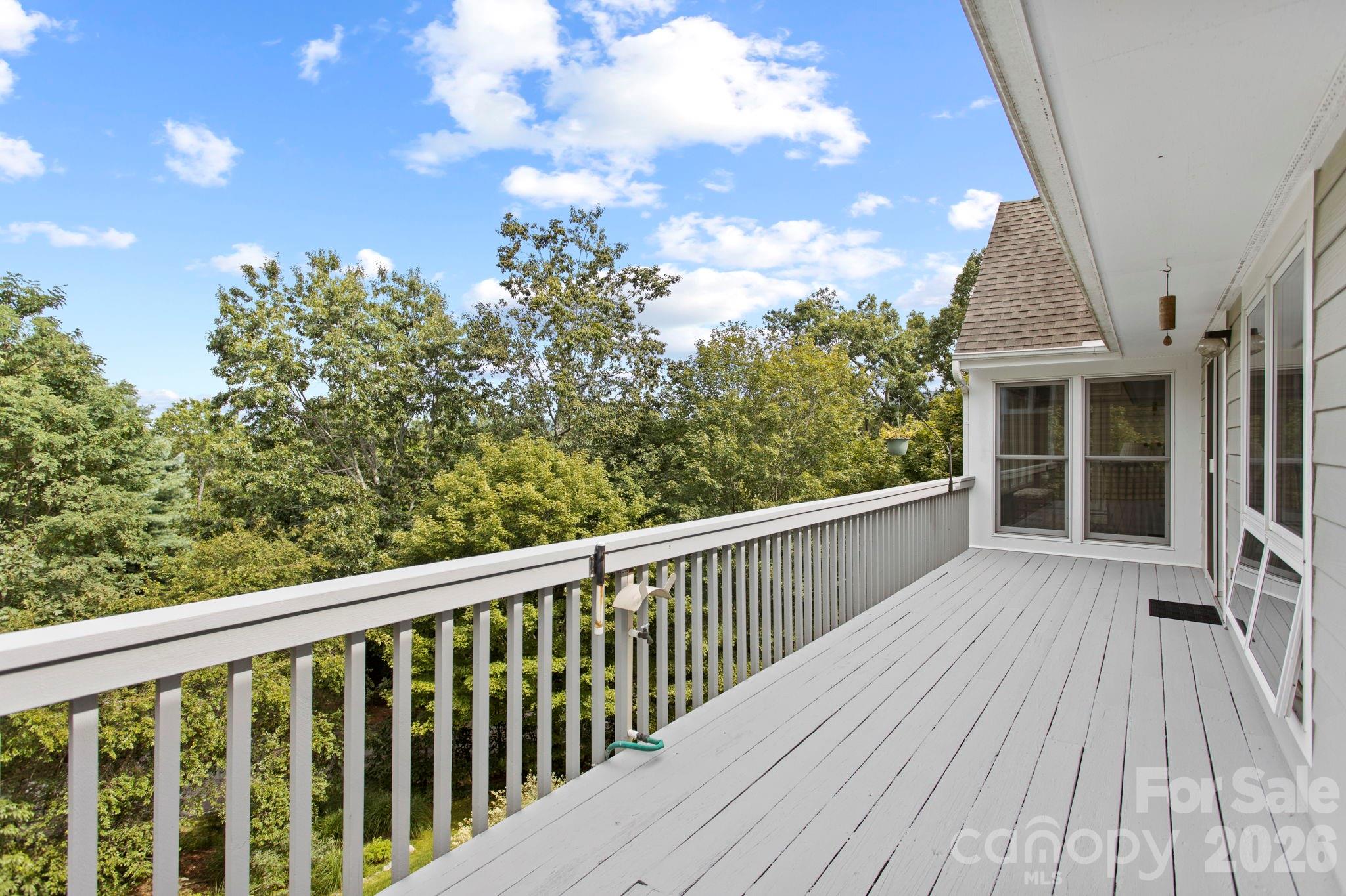 414 Ledgemont Court Property Photo 25