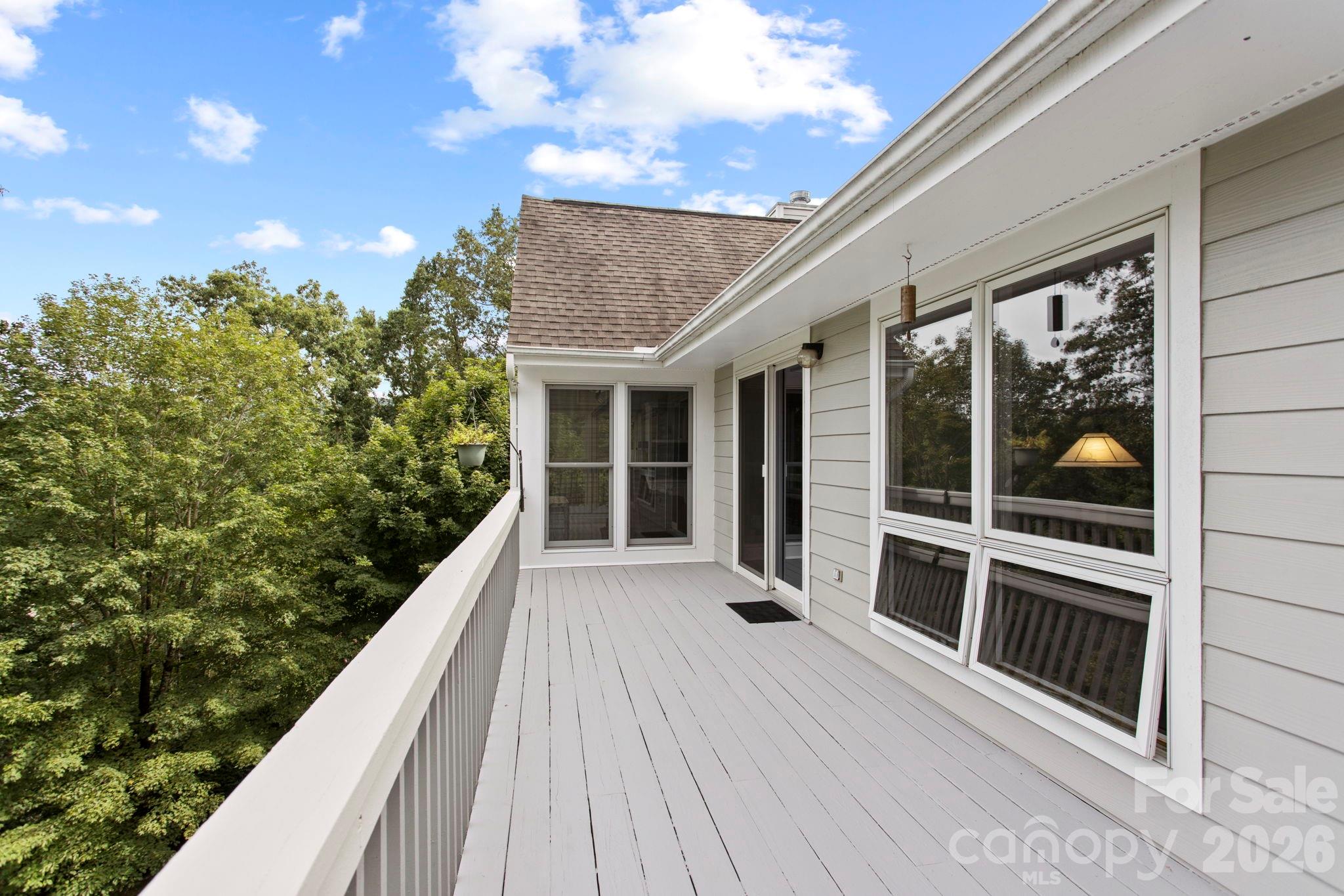 414 Ledgemont Court Property Photo 26