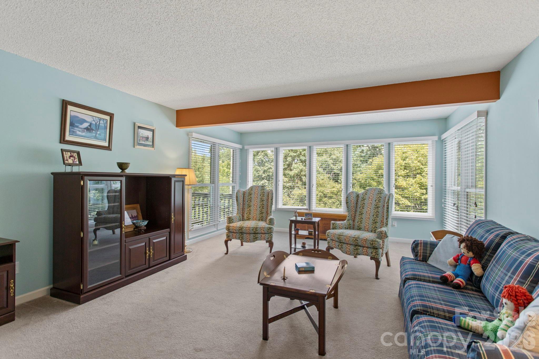 414 Ledgemont Court Property Photo 29