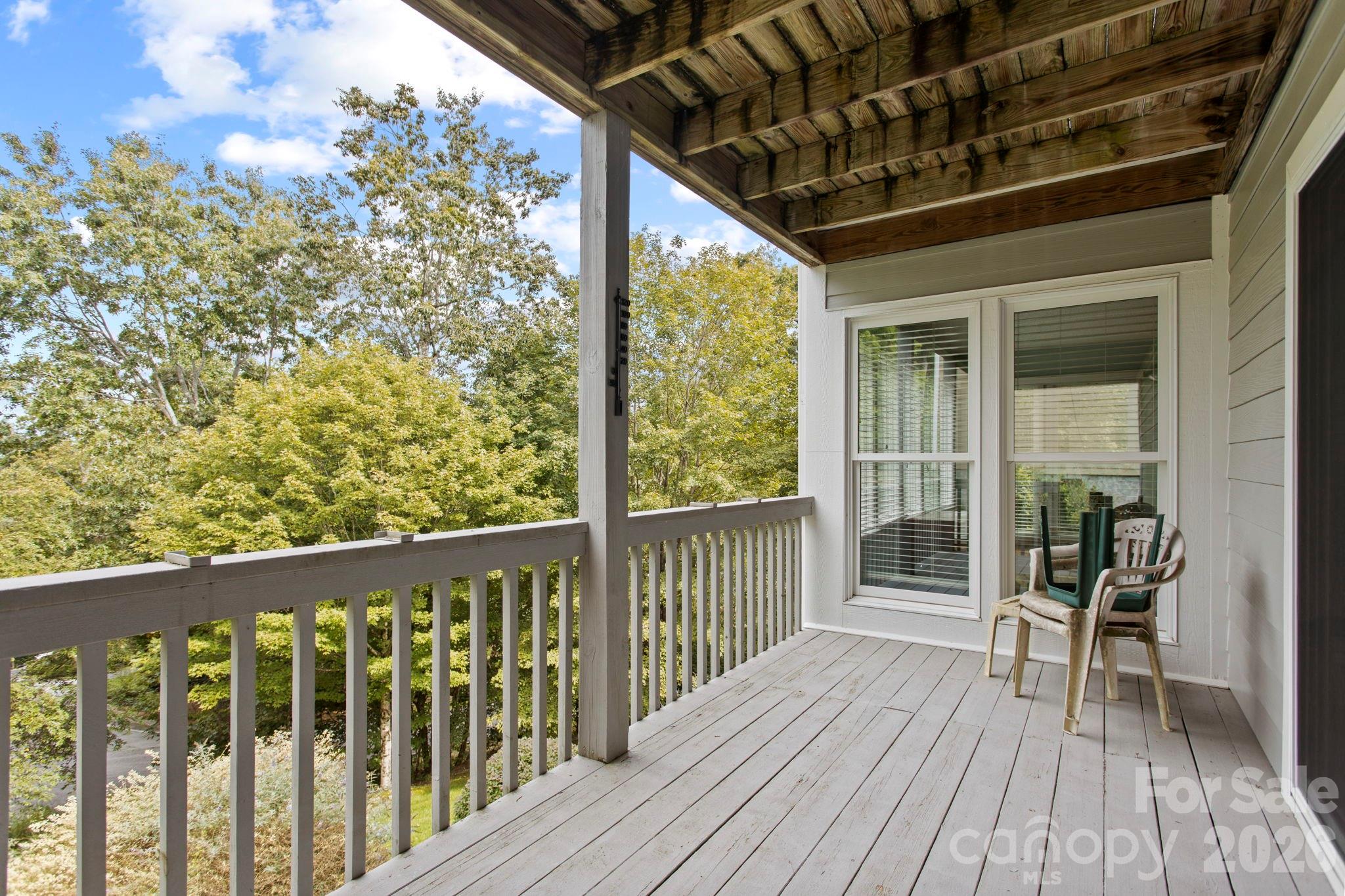414 Ledgemont Court Property Photo 33
