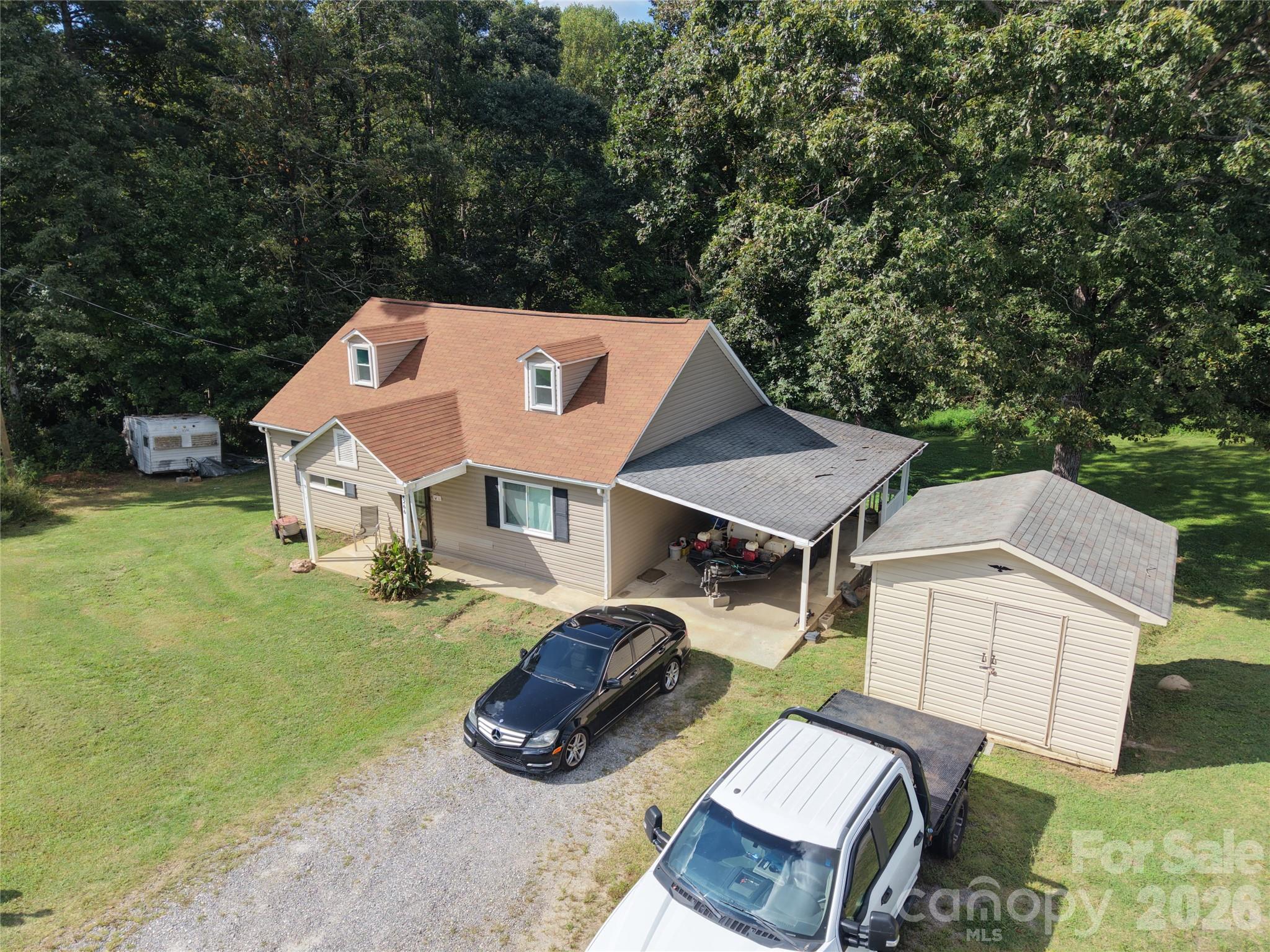 4266 Smokey Creek Road Property Photo 1