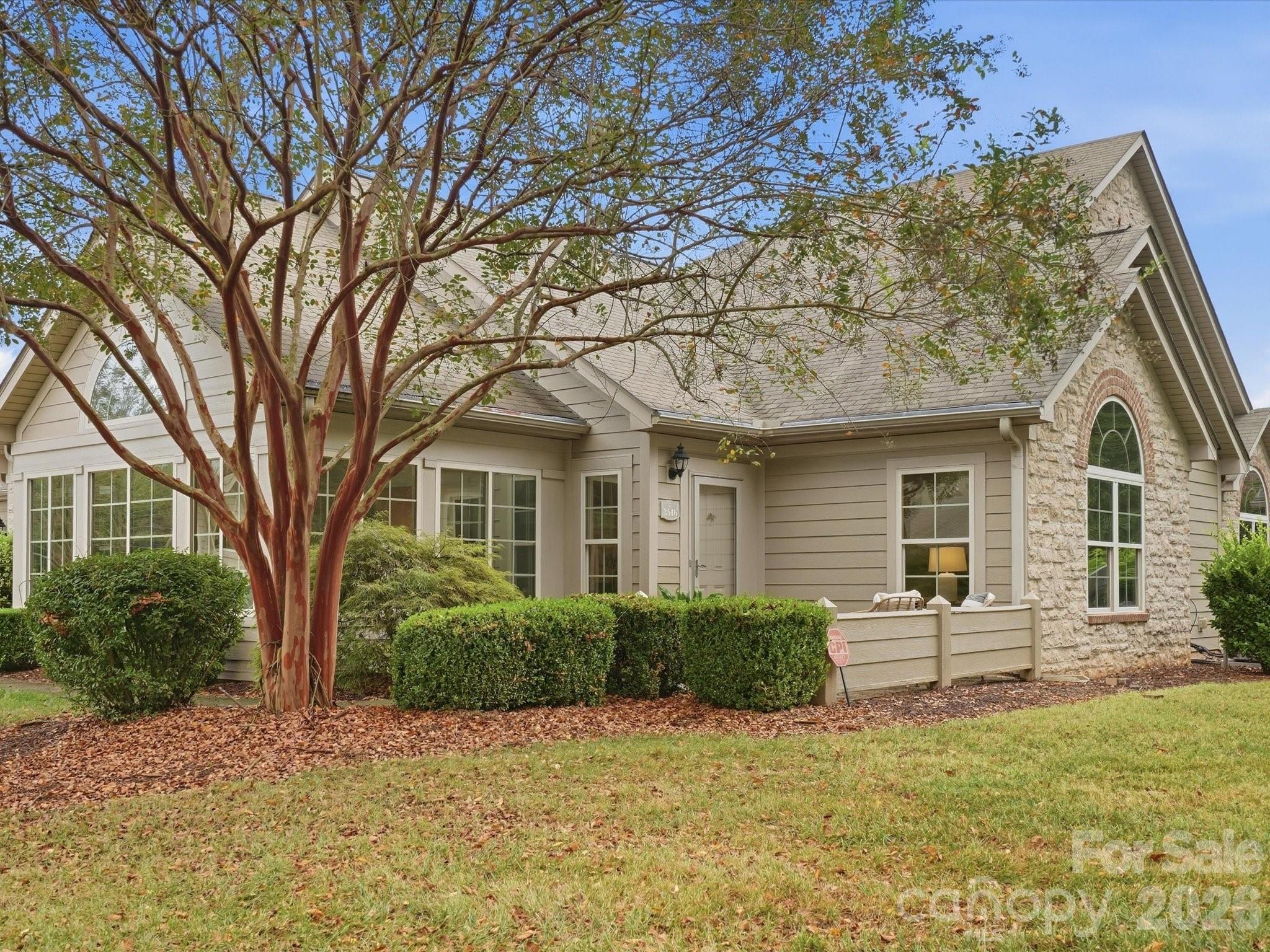 3546 S Bank Court Property Photo 2