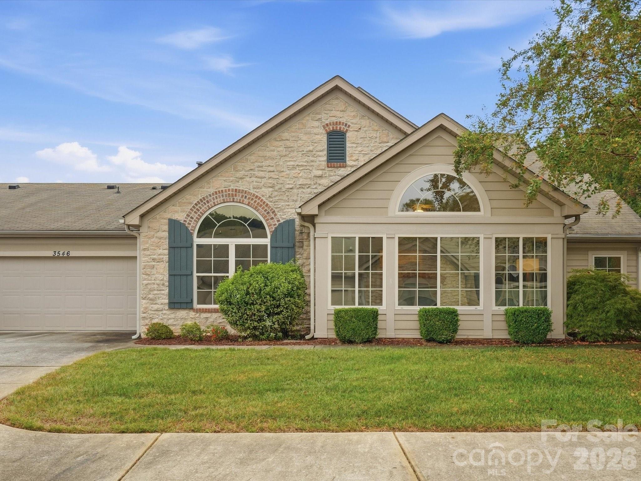 3546 S Bank Court Property Photo 3