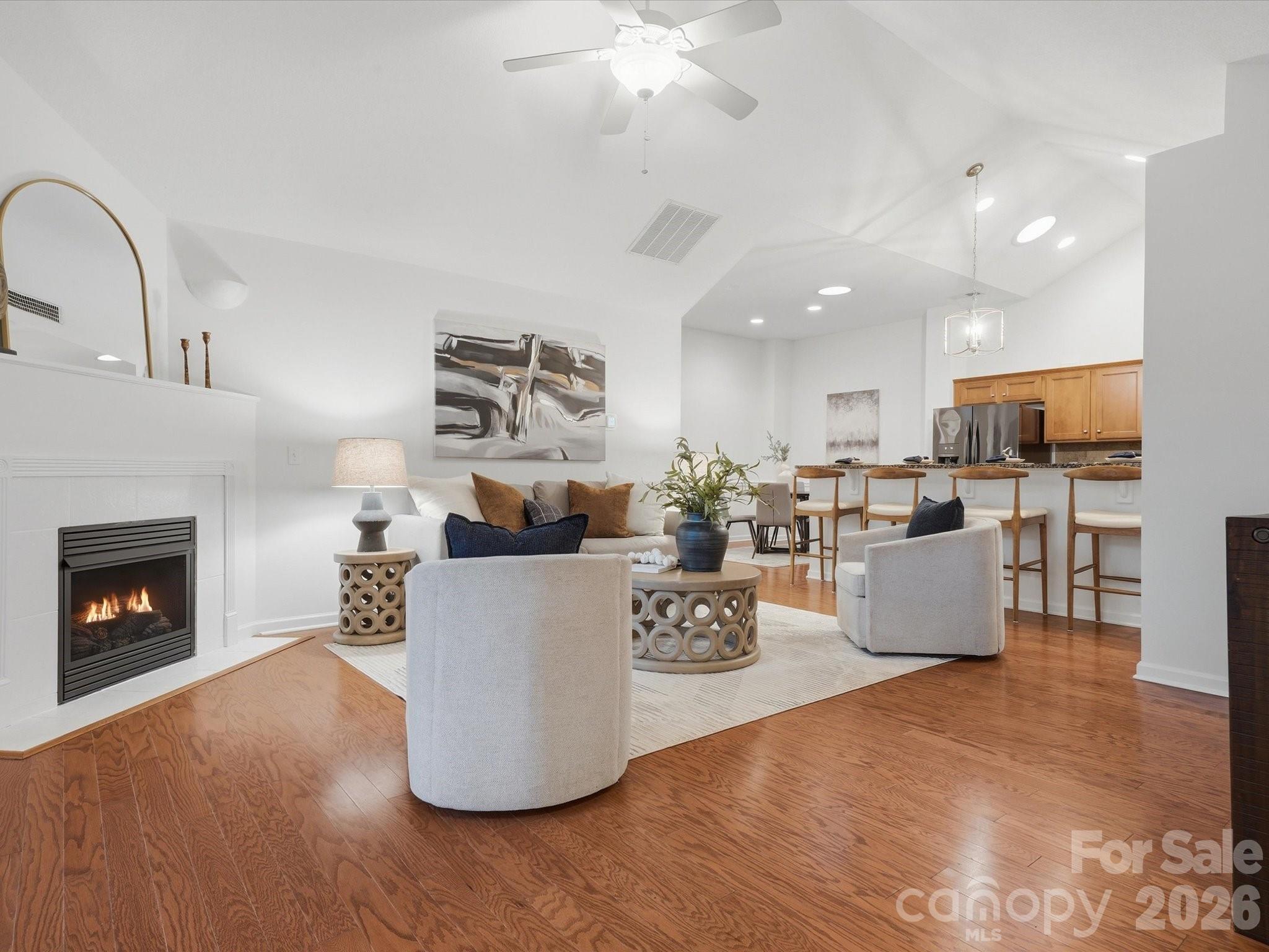 3546 S Bank Court Property Photo 5