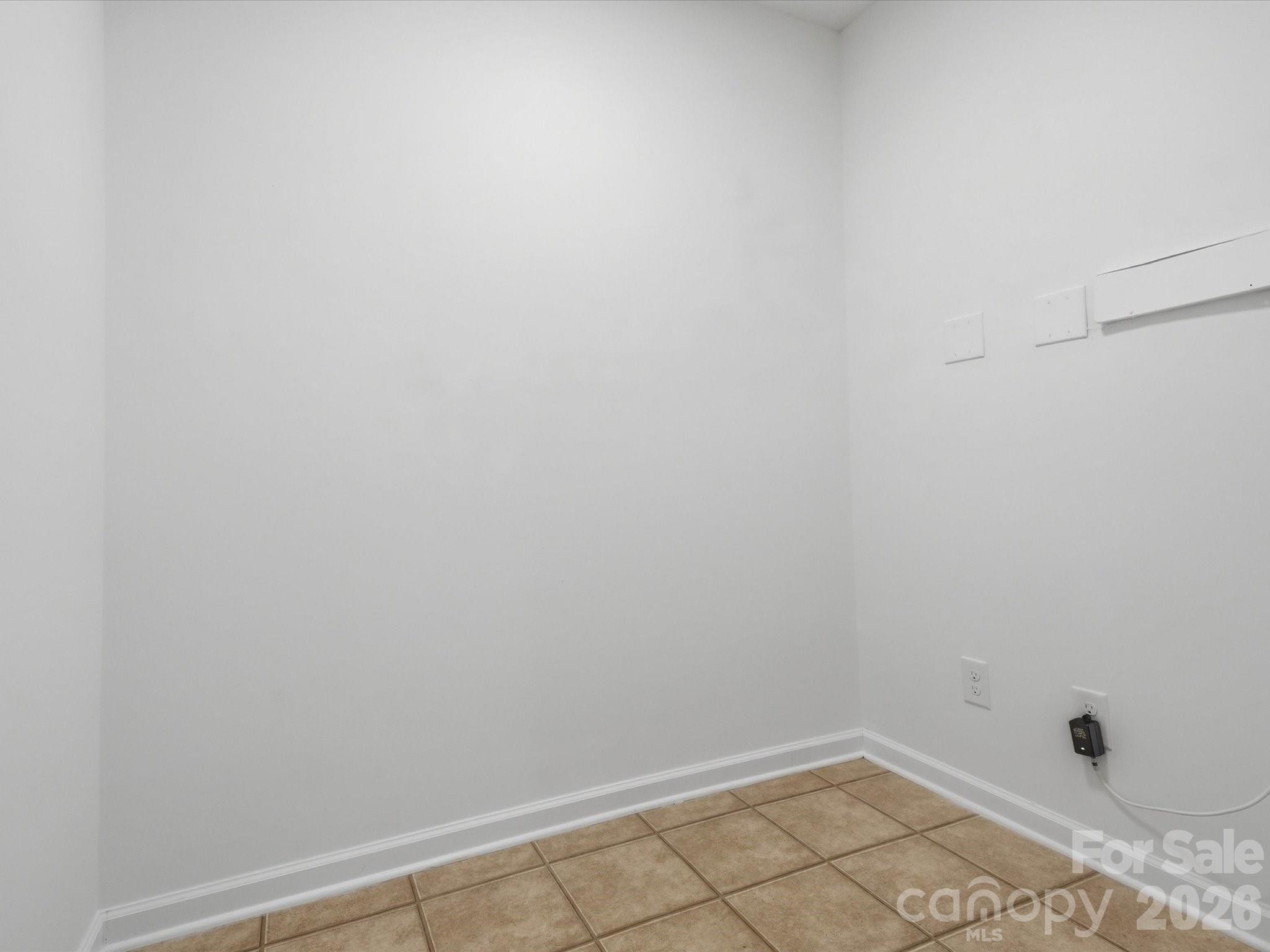 3546 S Bank Court Property Photo 24