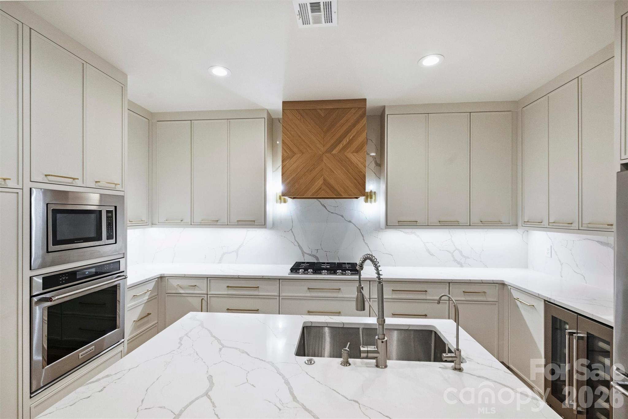 574 N Church Street Property Photo 1